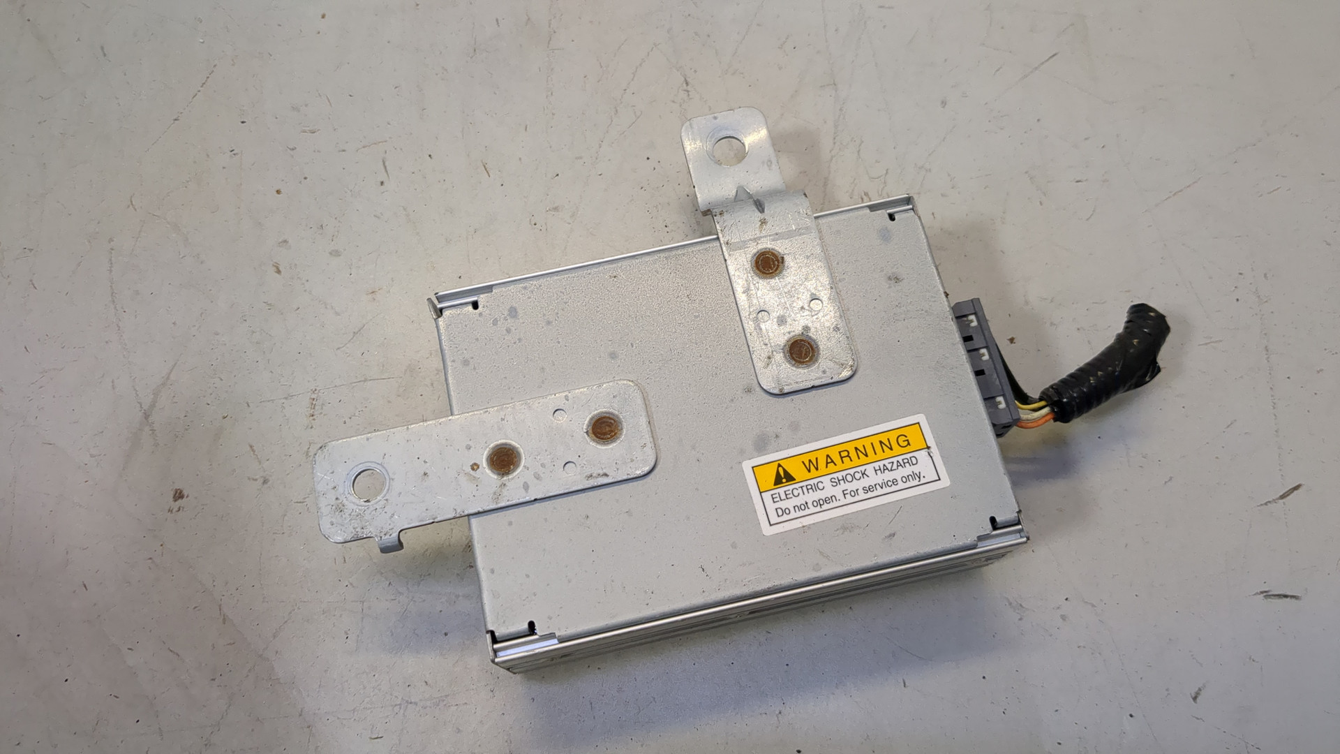 Преобразователь напряжения (адаптер)