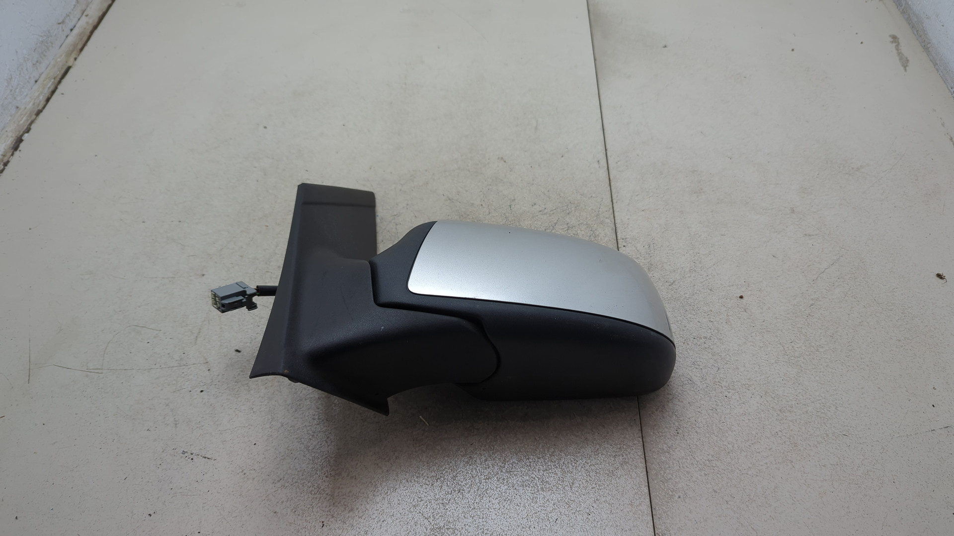 Зеркало левое электрическое