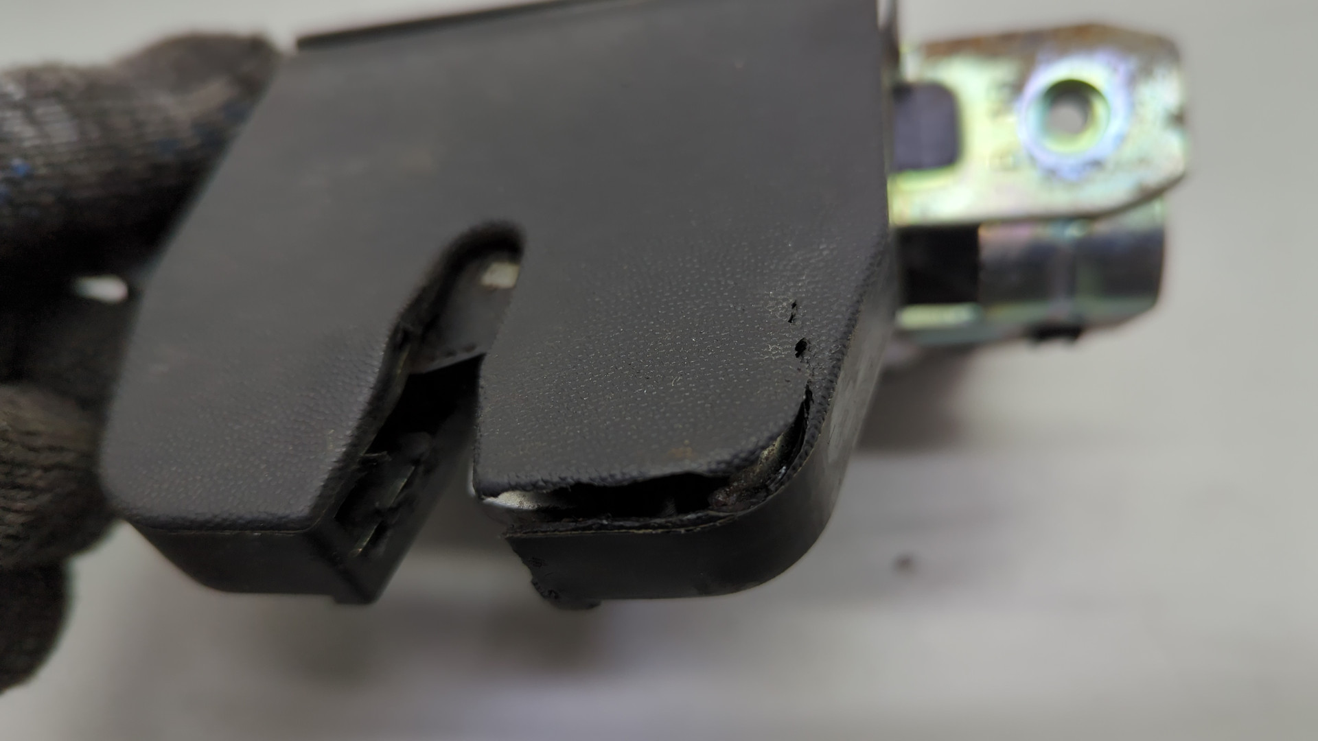 Замок багажника