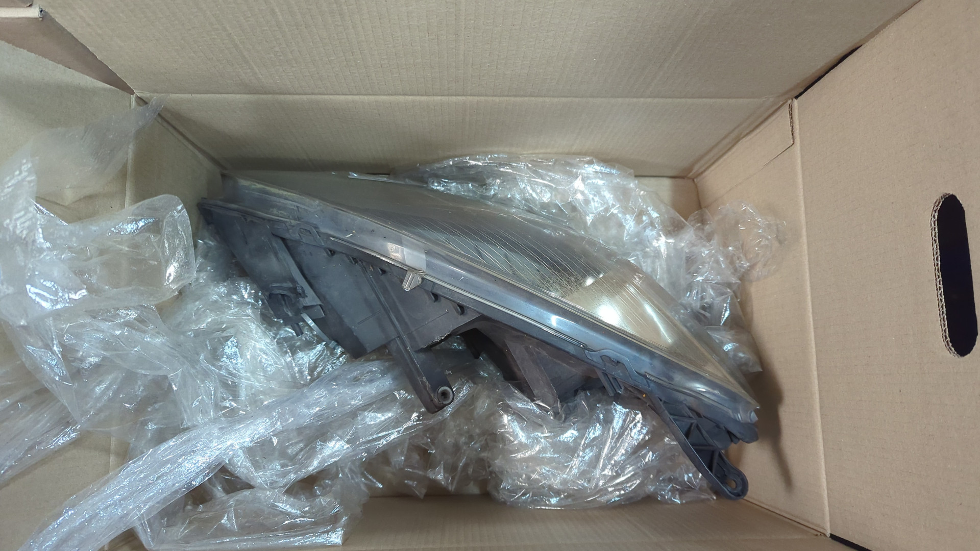 Фара правая