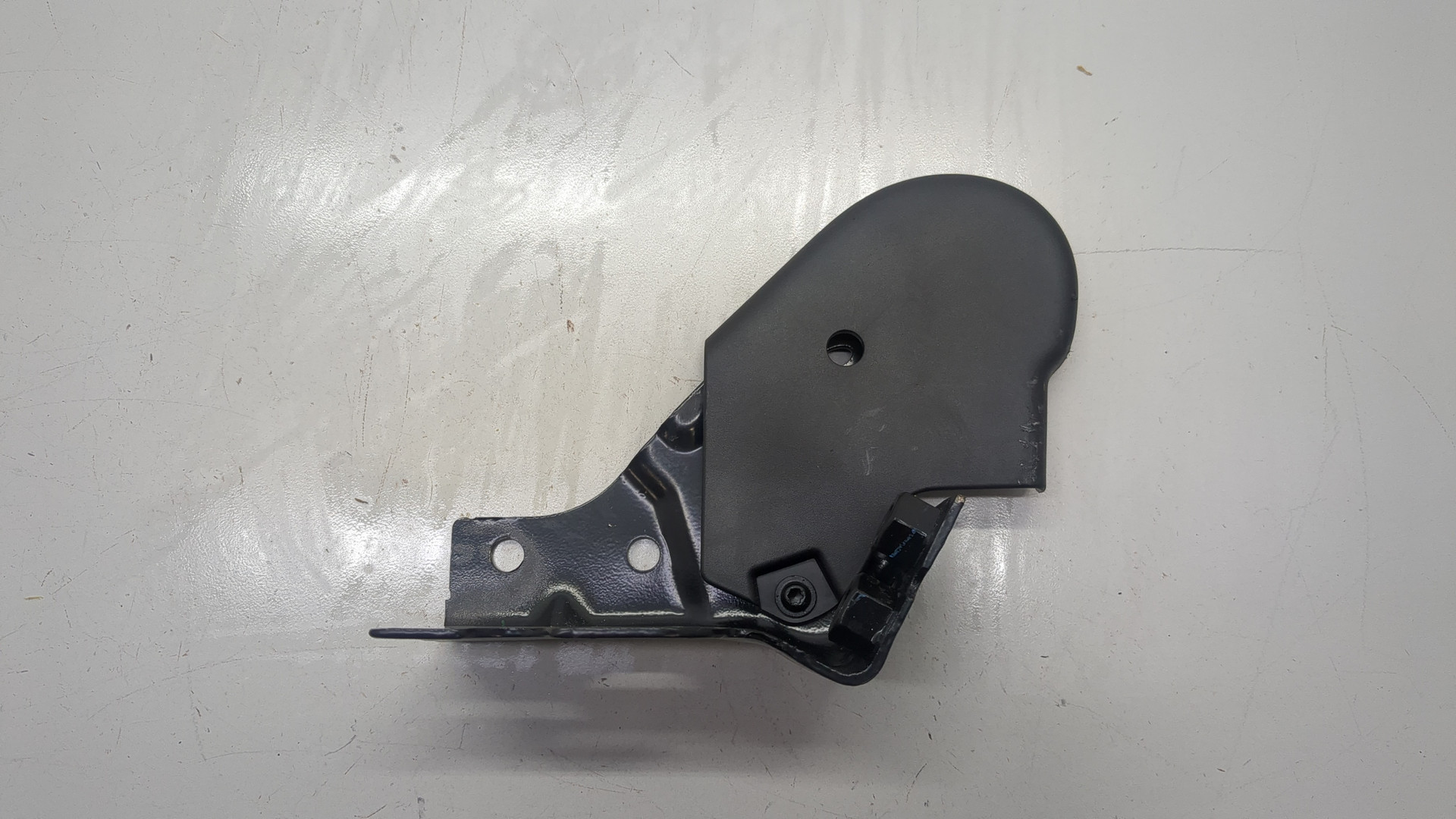 Кронштейн крепления сидения