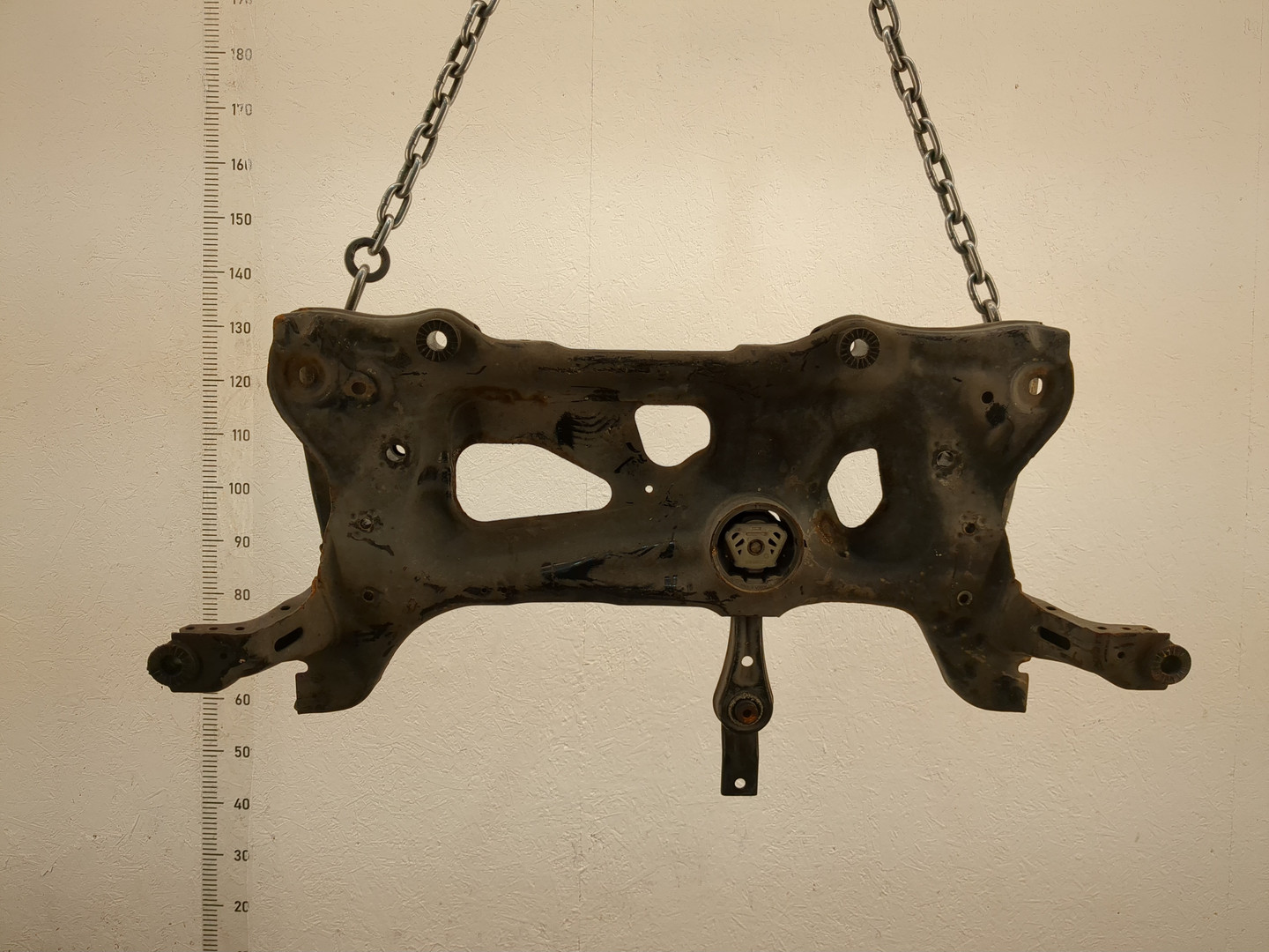 Балка подмоторная