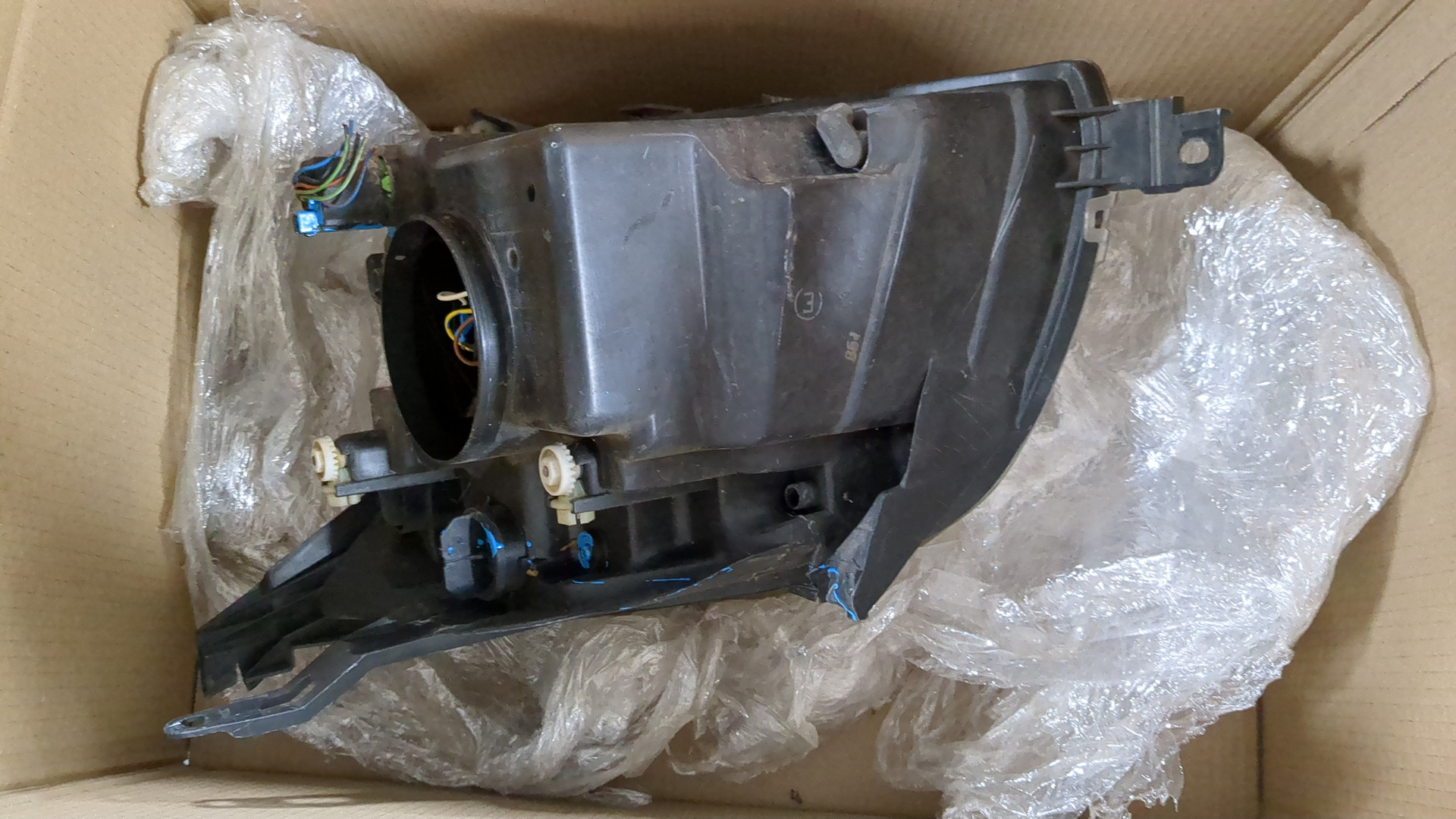 Фара правая