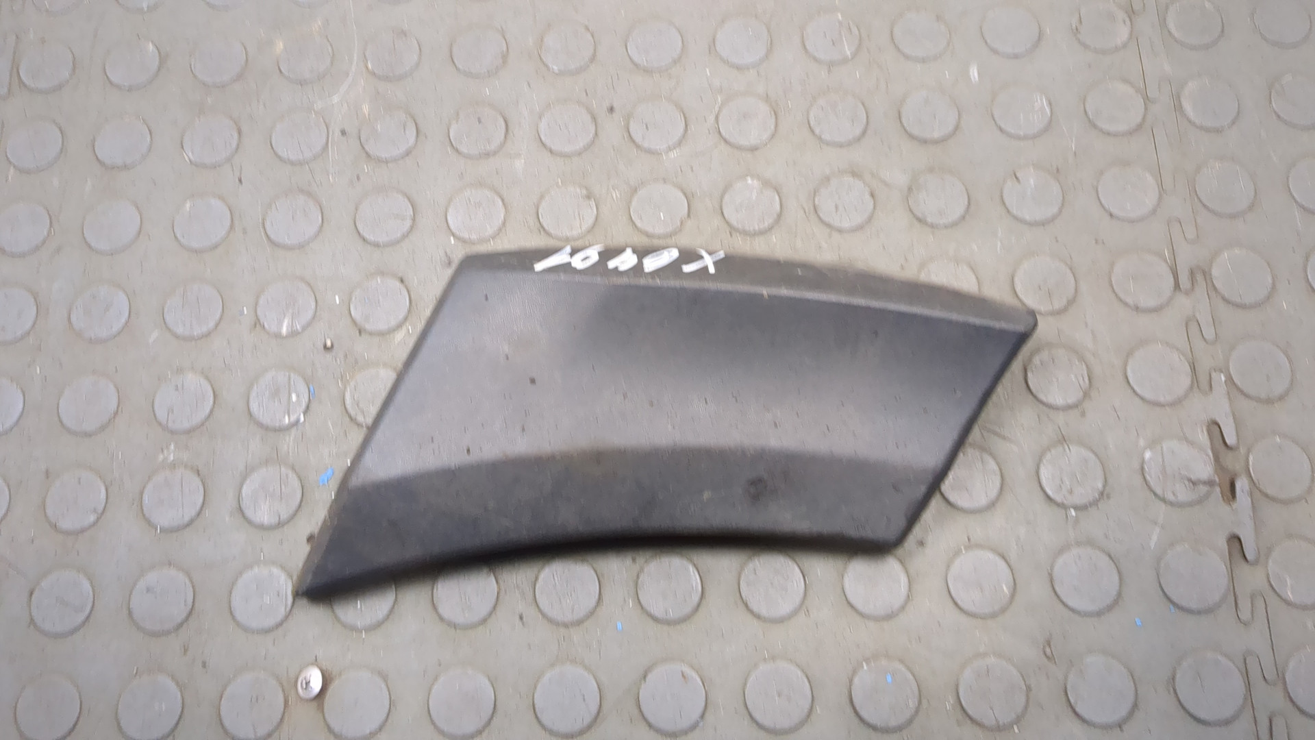 Накладка переднего крыла левого