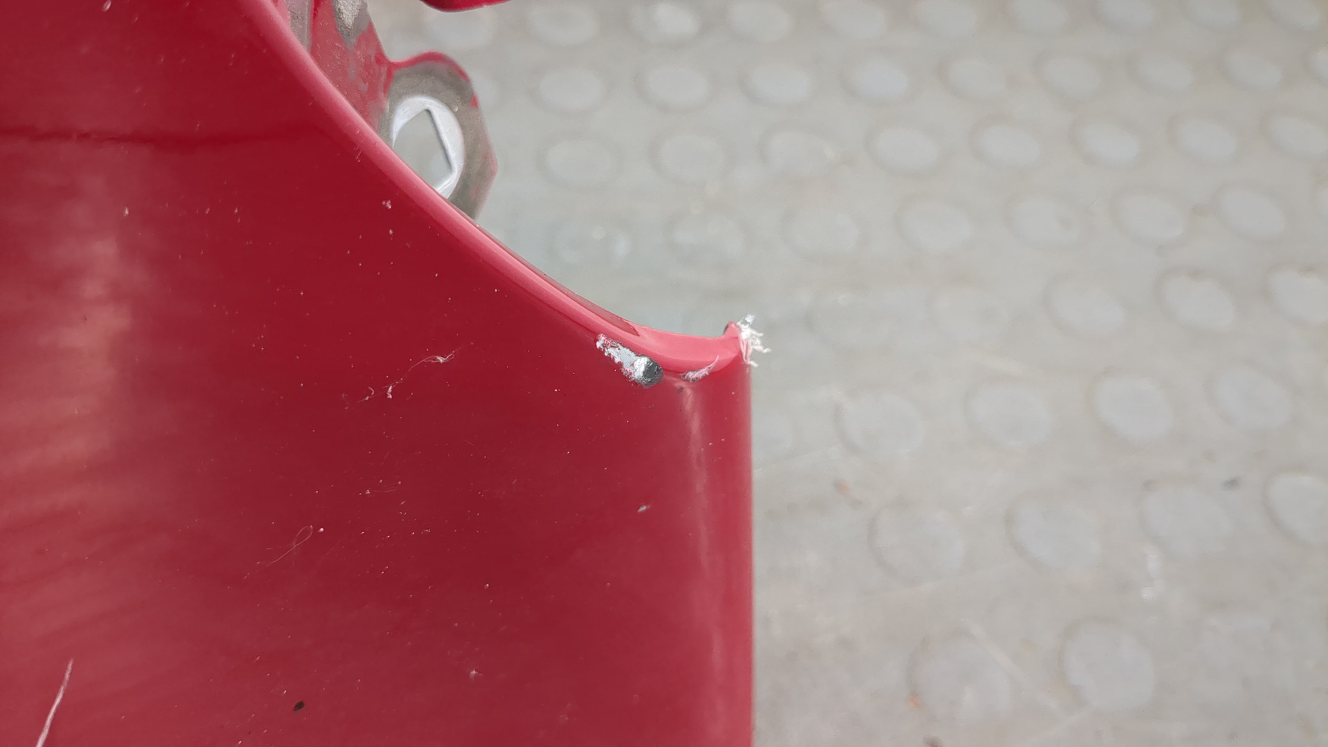 Крыло переднее левое