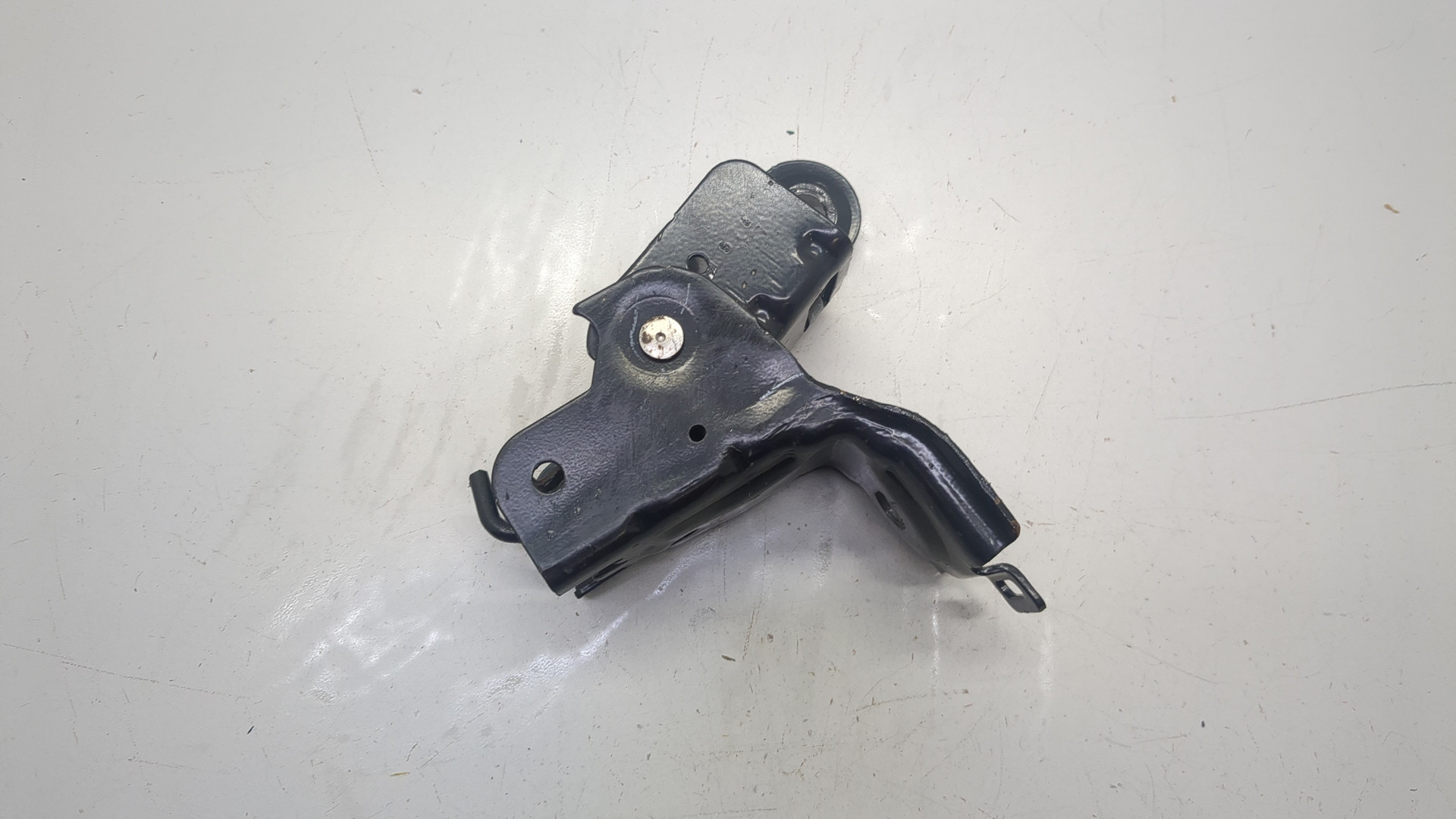 Кронштейн крепления сидения