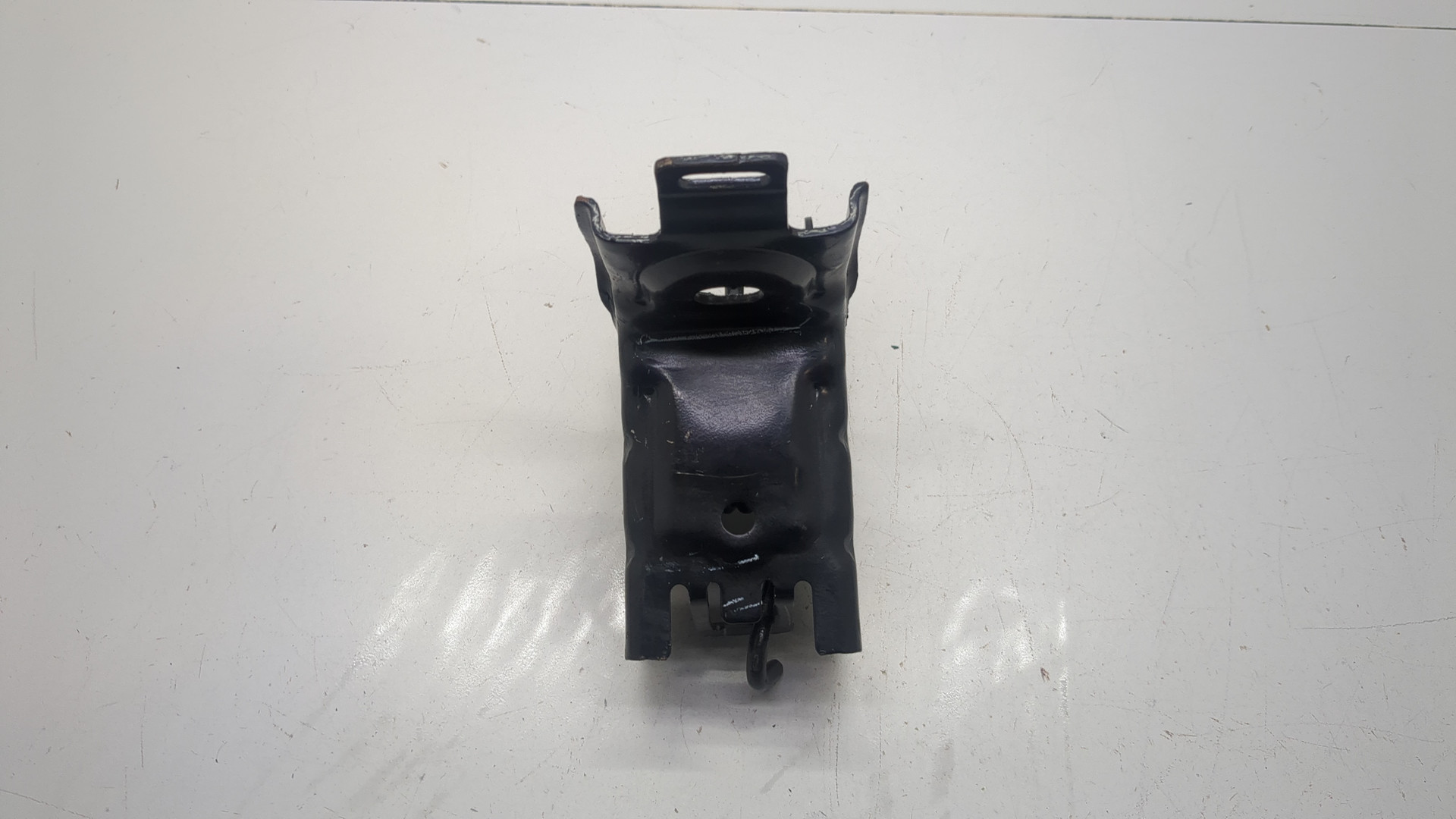 Кронштейн крепления сидения