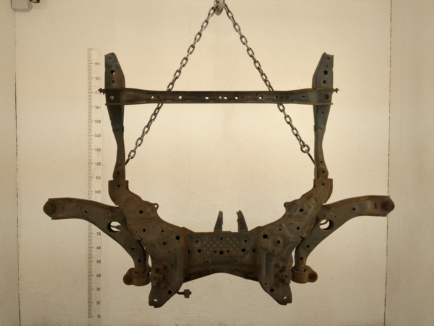 Балка подмоторная