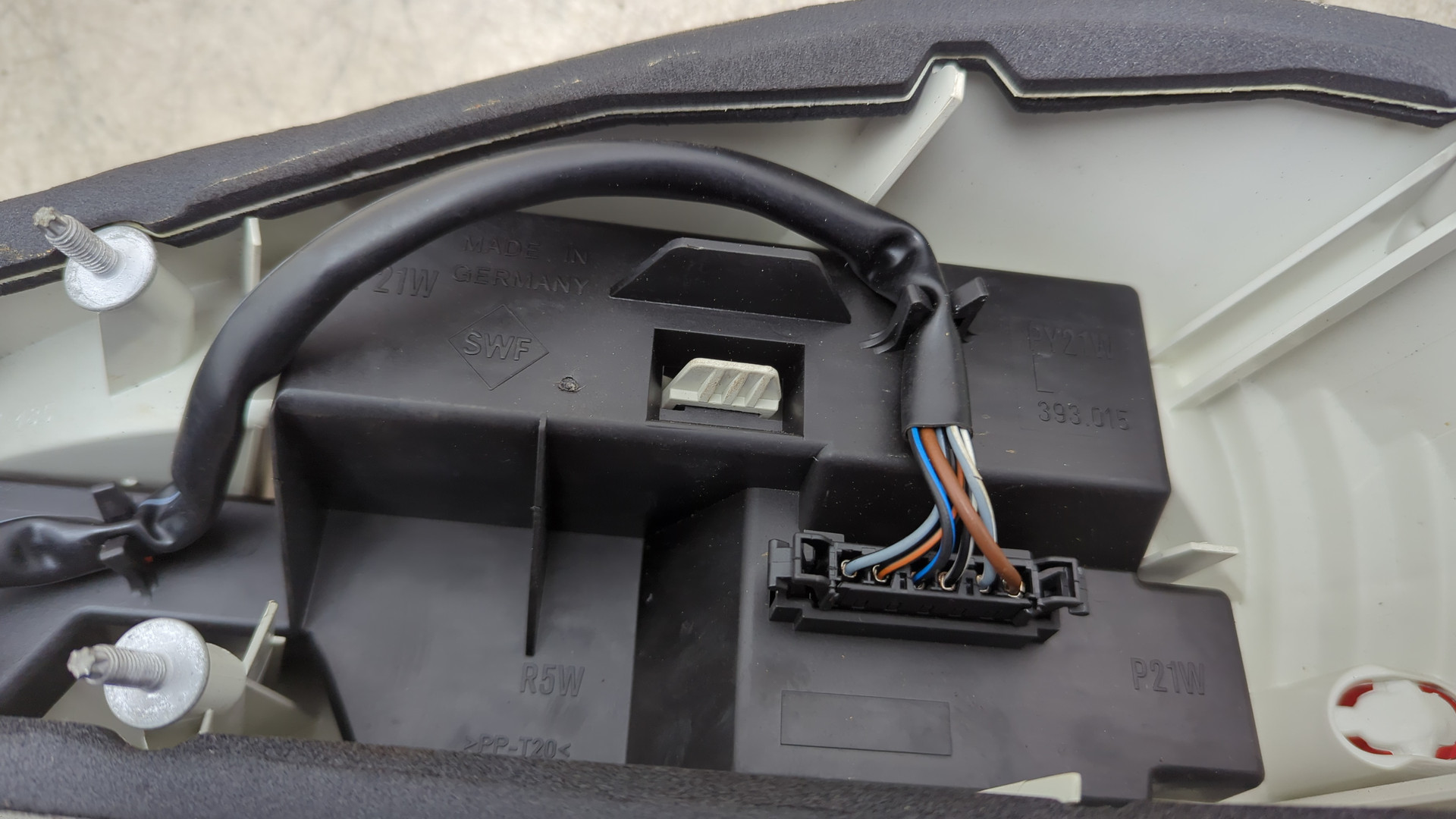 Фонарь задний левый