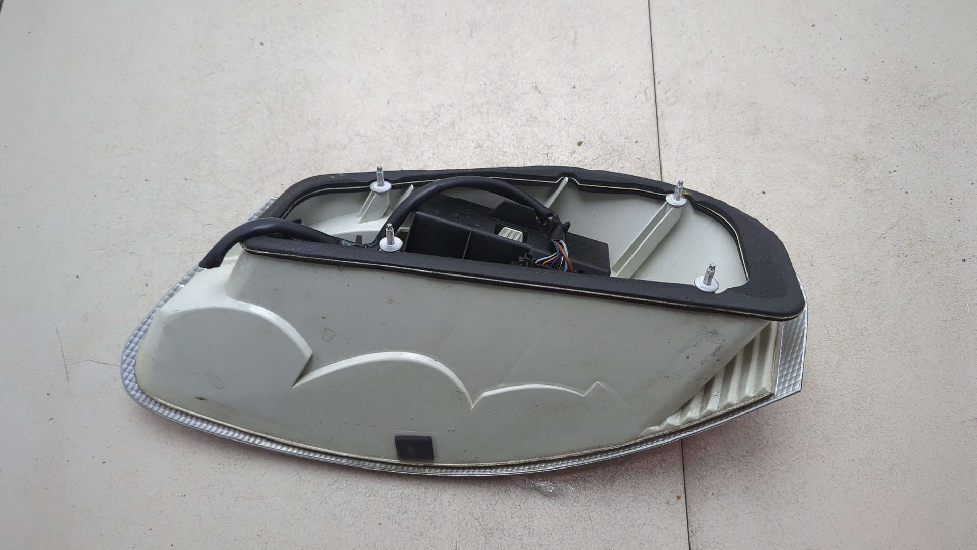 Фонарь задний левый