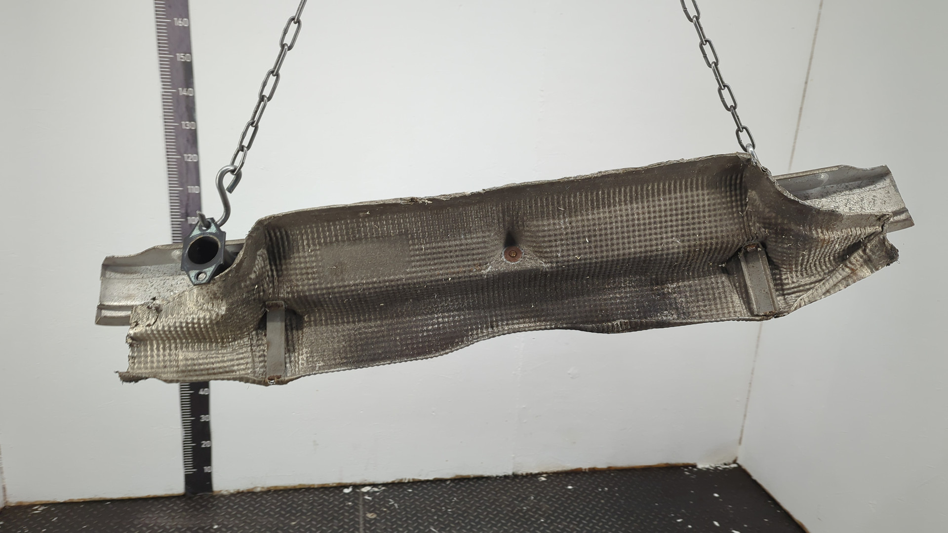 Усилитель заднего бампера