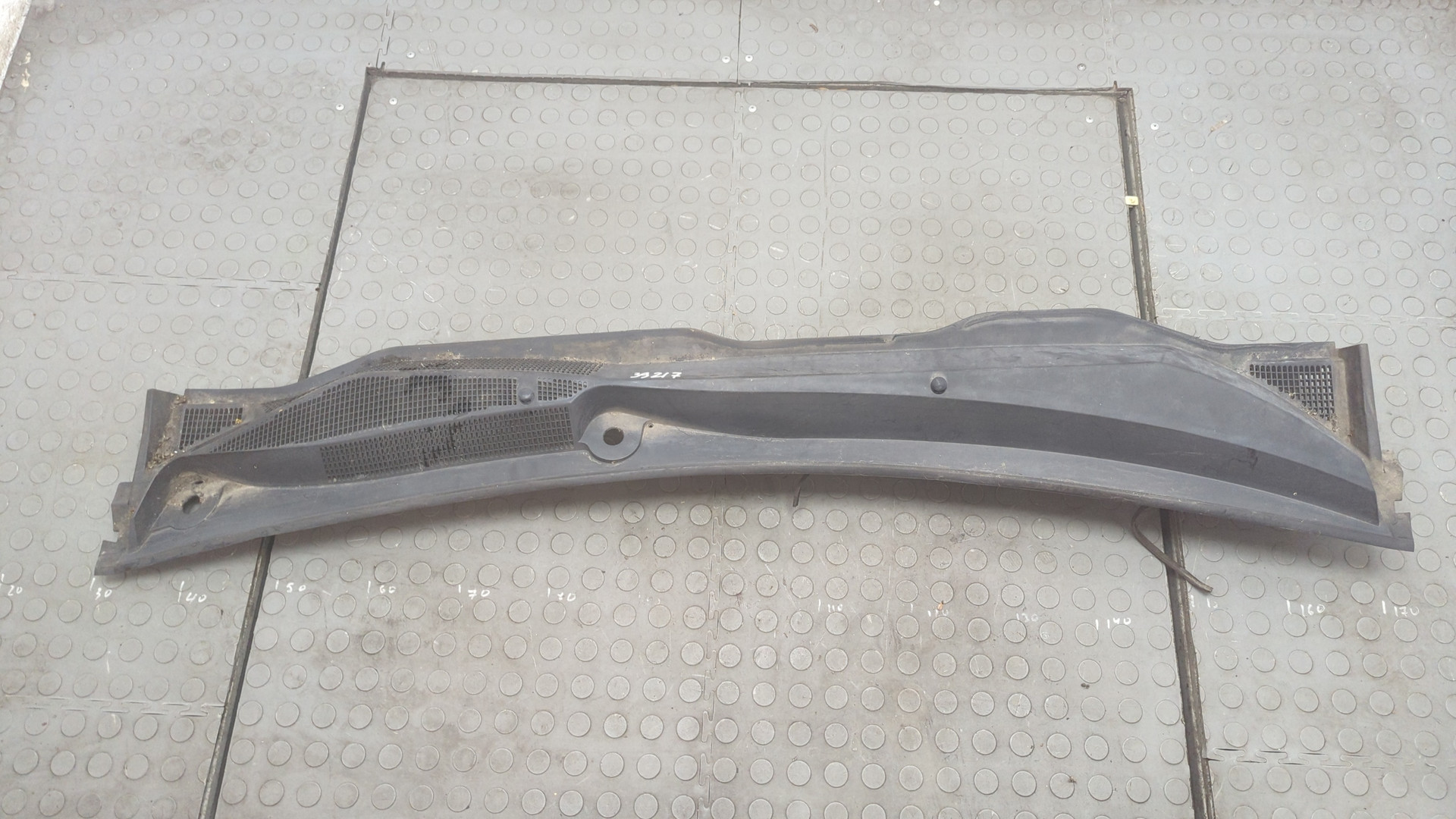 Решетка стеклоочистителей (Жабо)