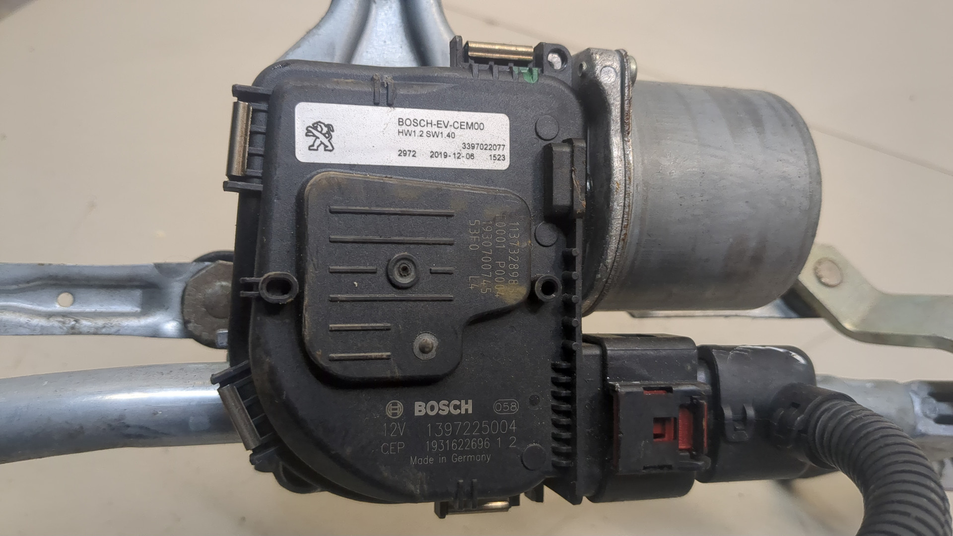 Трапеция стеклоочистителей