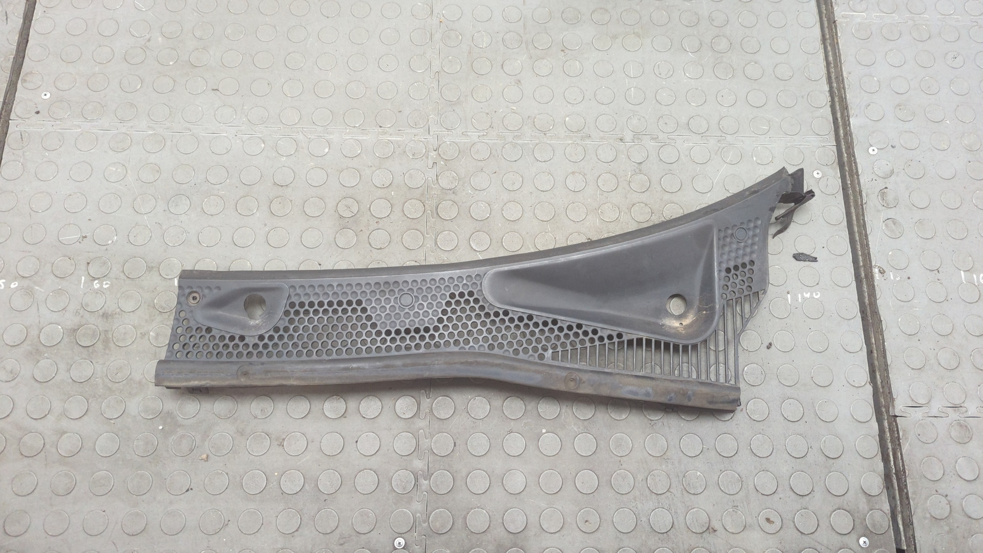 Решетка стеклоочистителей (Жабо)