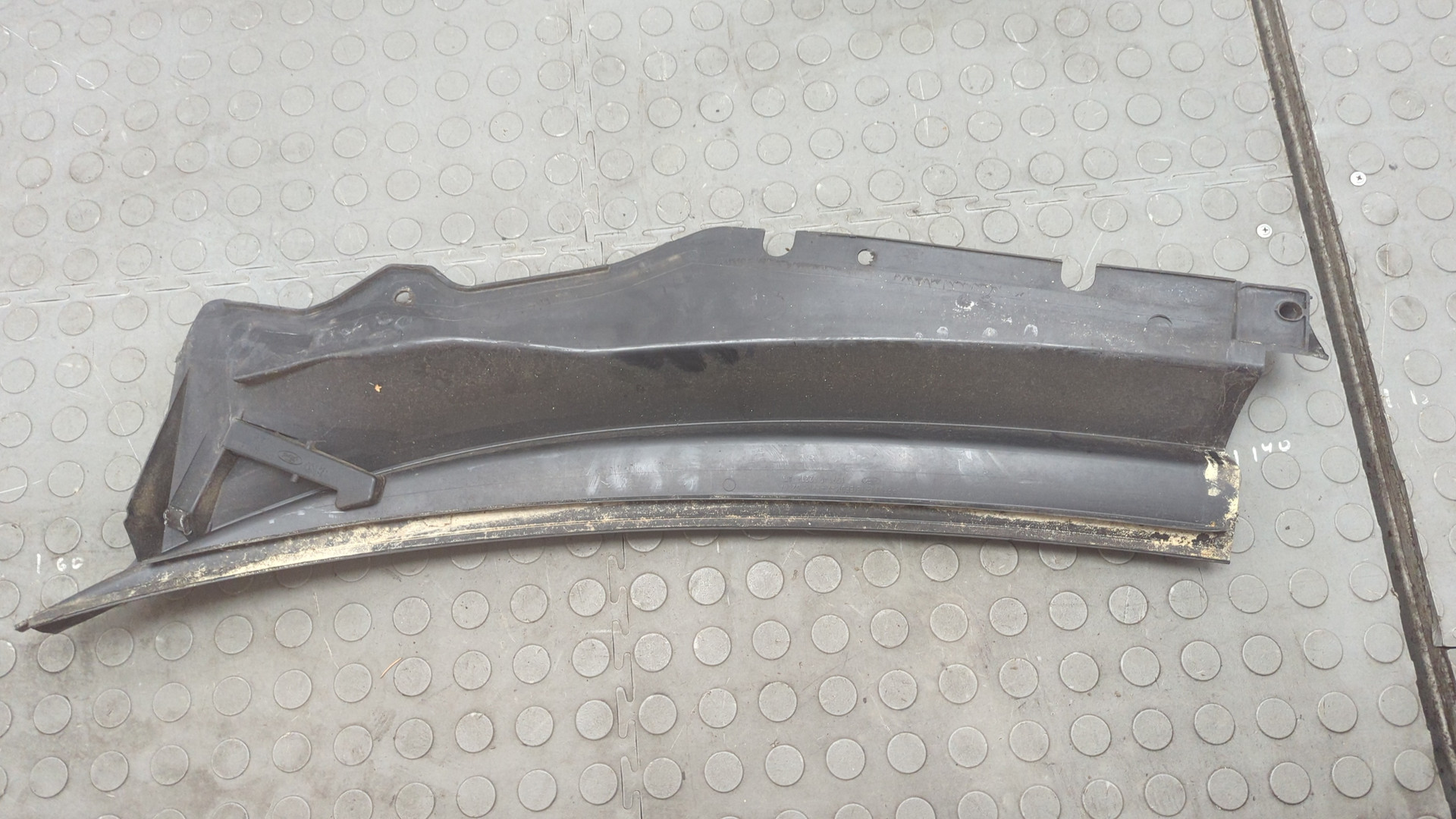 Решетка стеклоочистителей (Жабо)