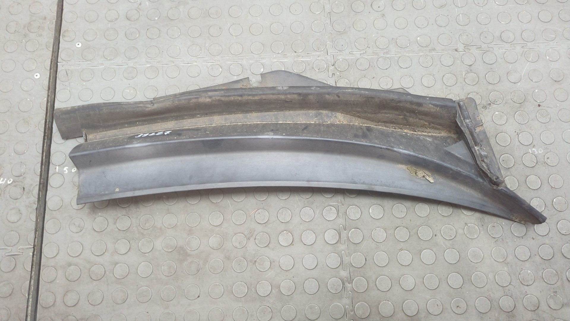 Решетка стеклоочистителей (Жабо)