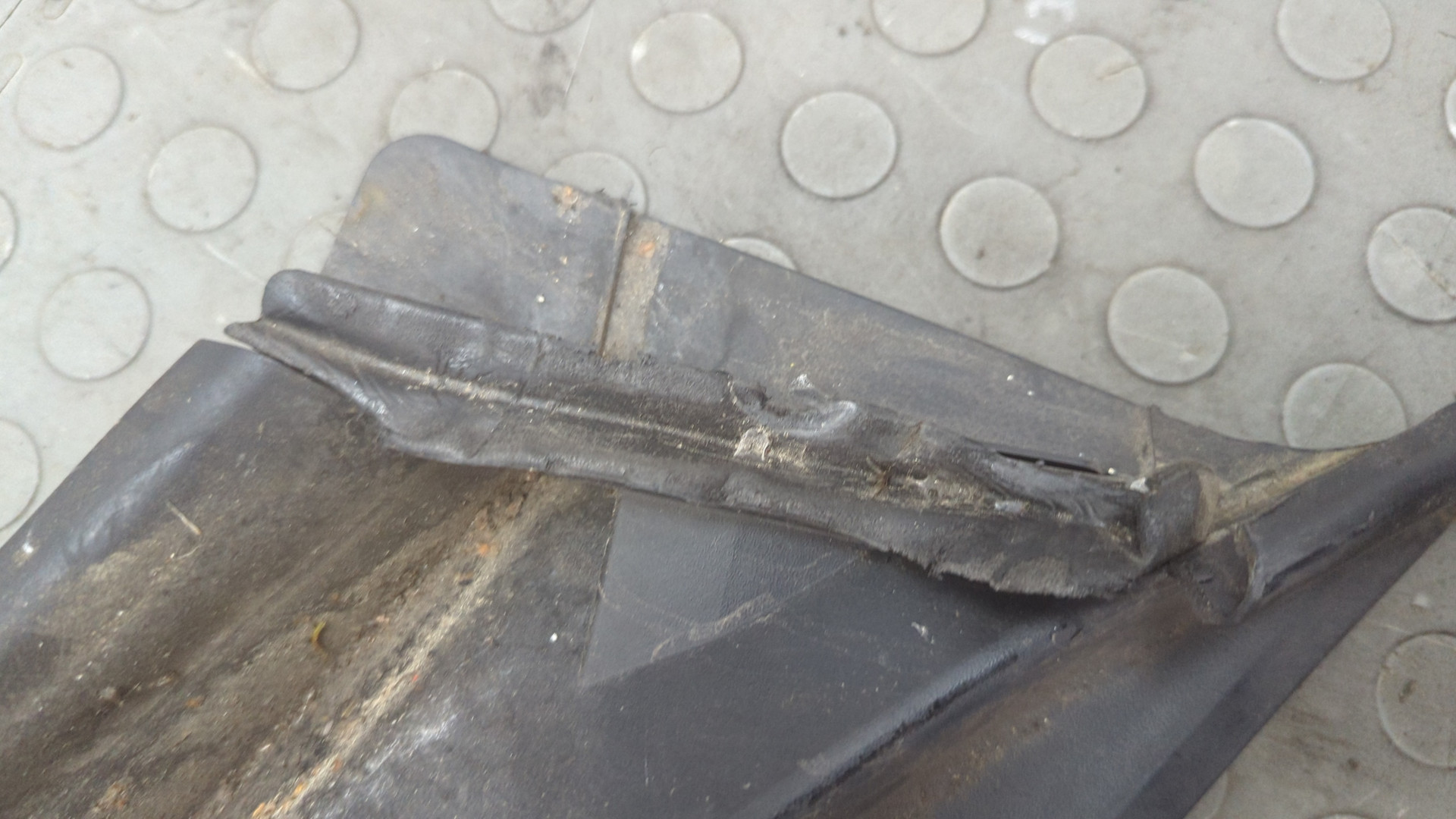 Решетка стеклоочистителей (Жабо)