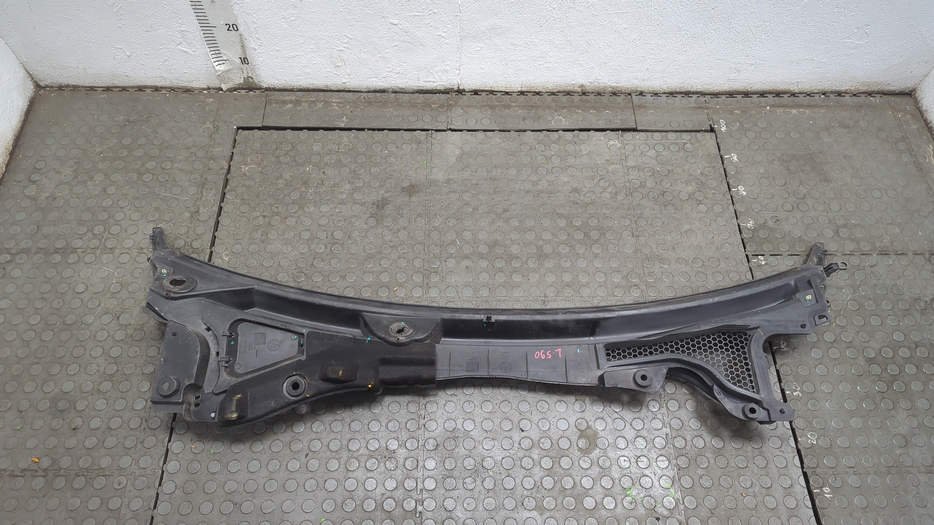 Решетка стеклоочистителей (Жабо)