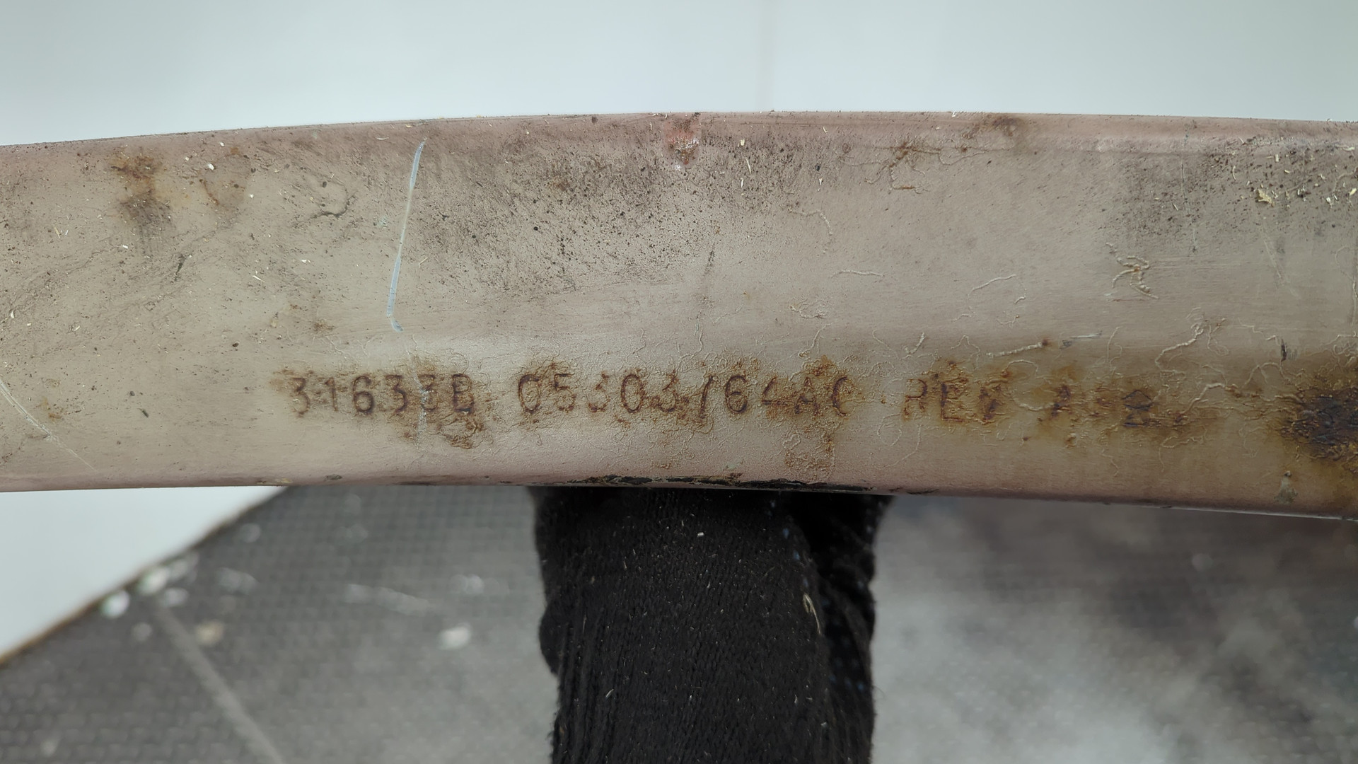 Усилитель переднего бампера