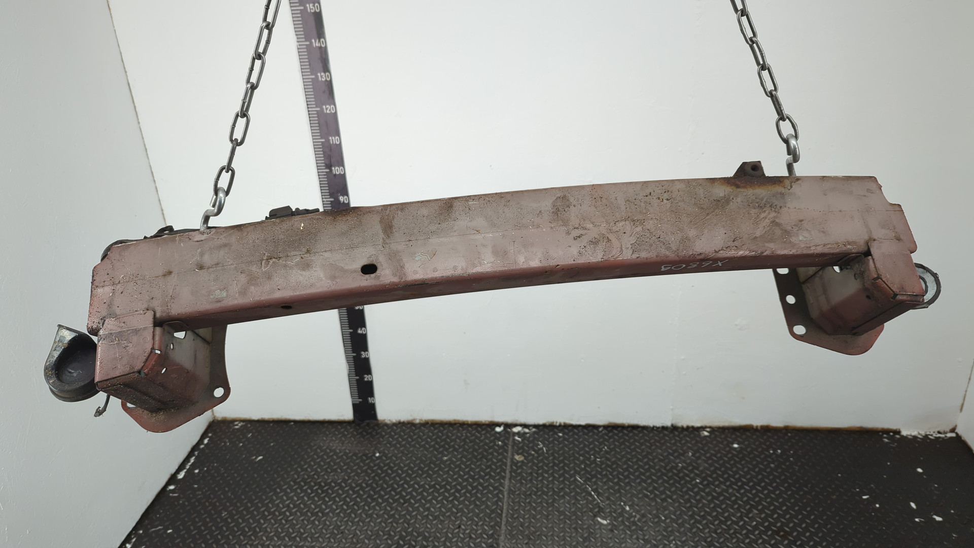 Усилитель переднего бампера