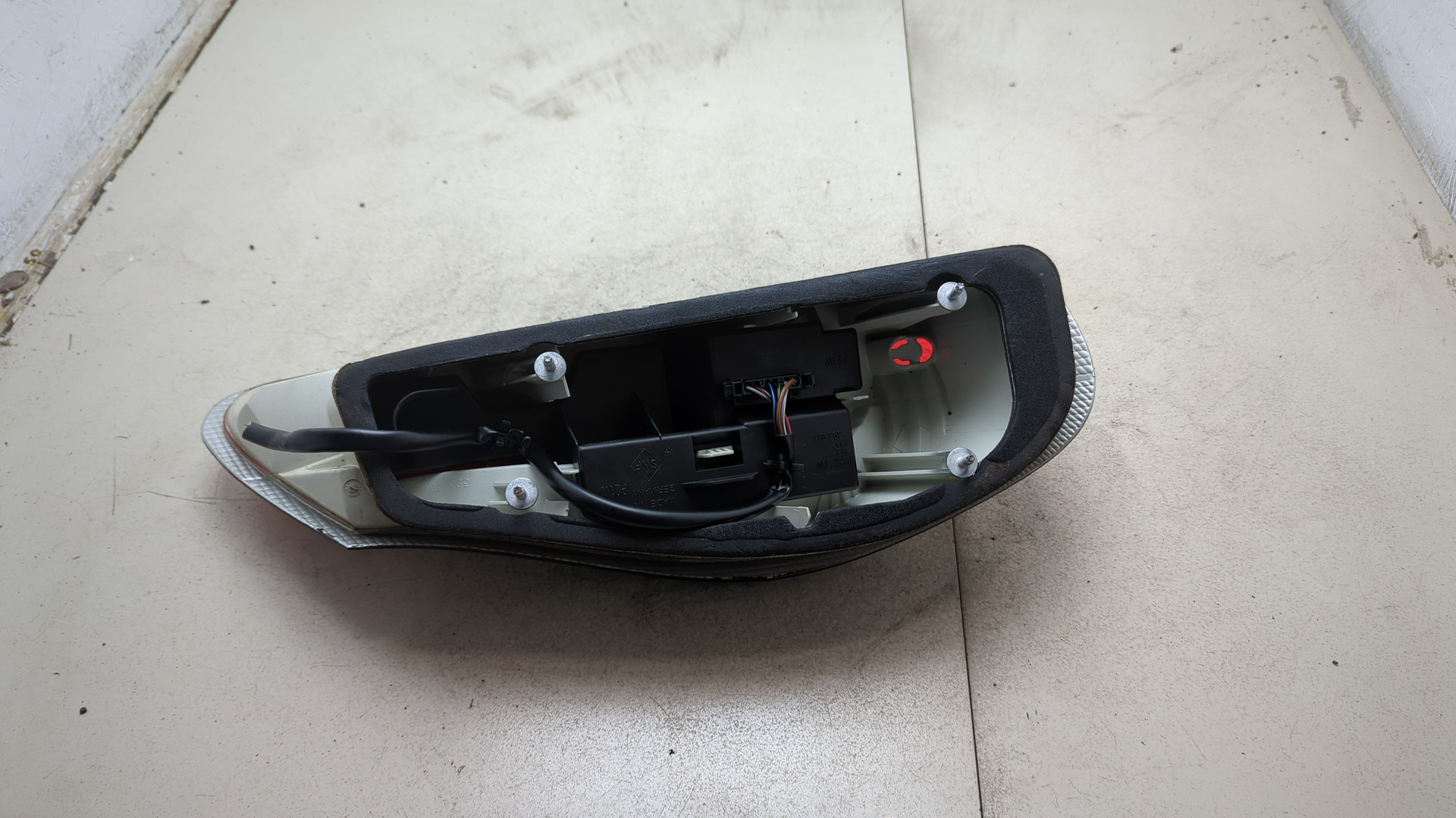 Фонарь задний правый