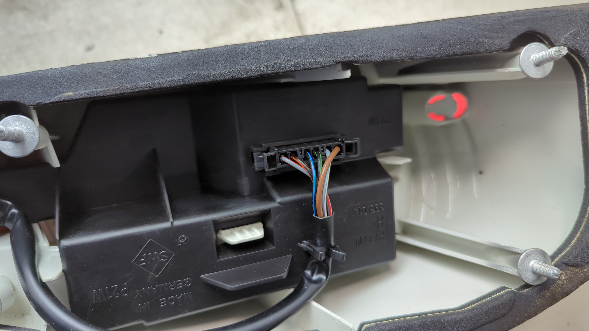 Фонарь задний правый