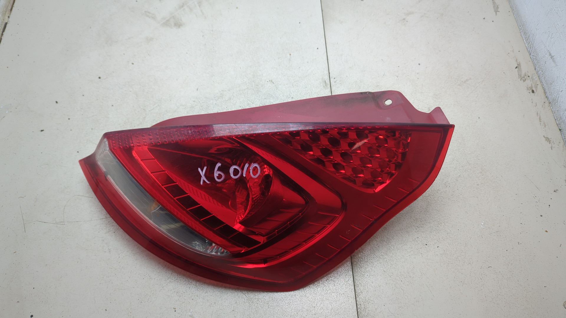 Фонарь задний правый