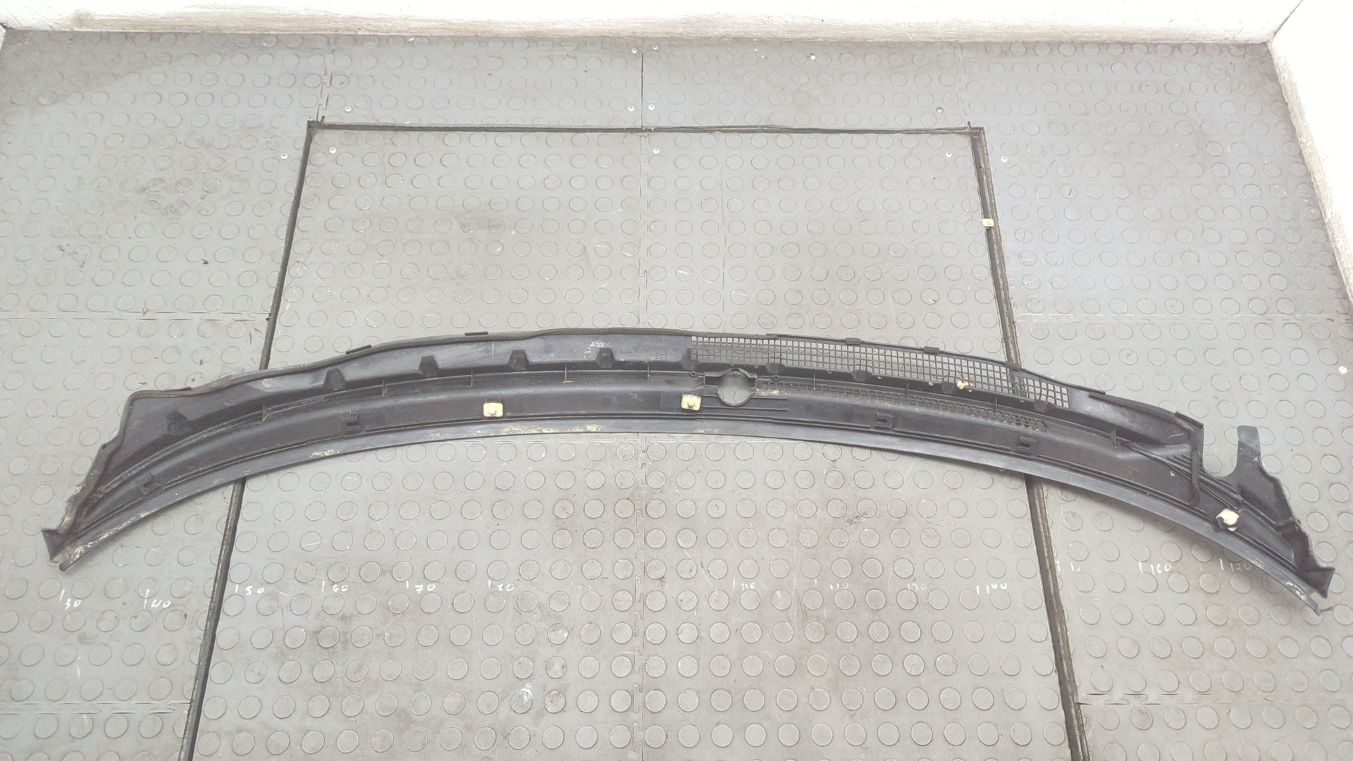 Решетка стеклоочистителей (Жабо)