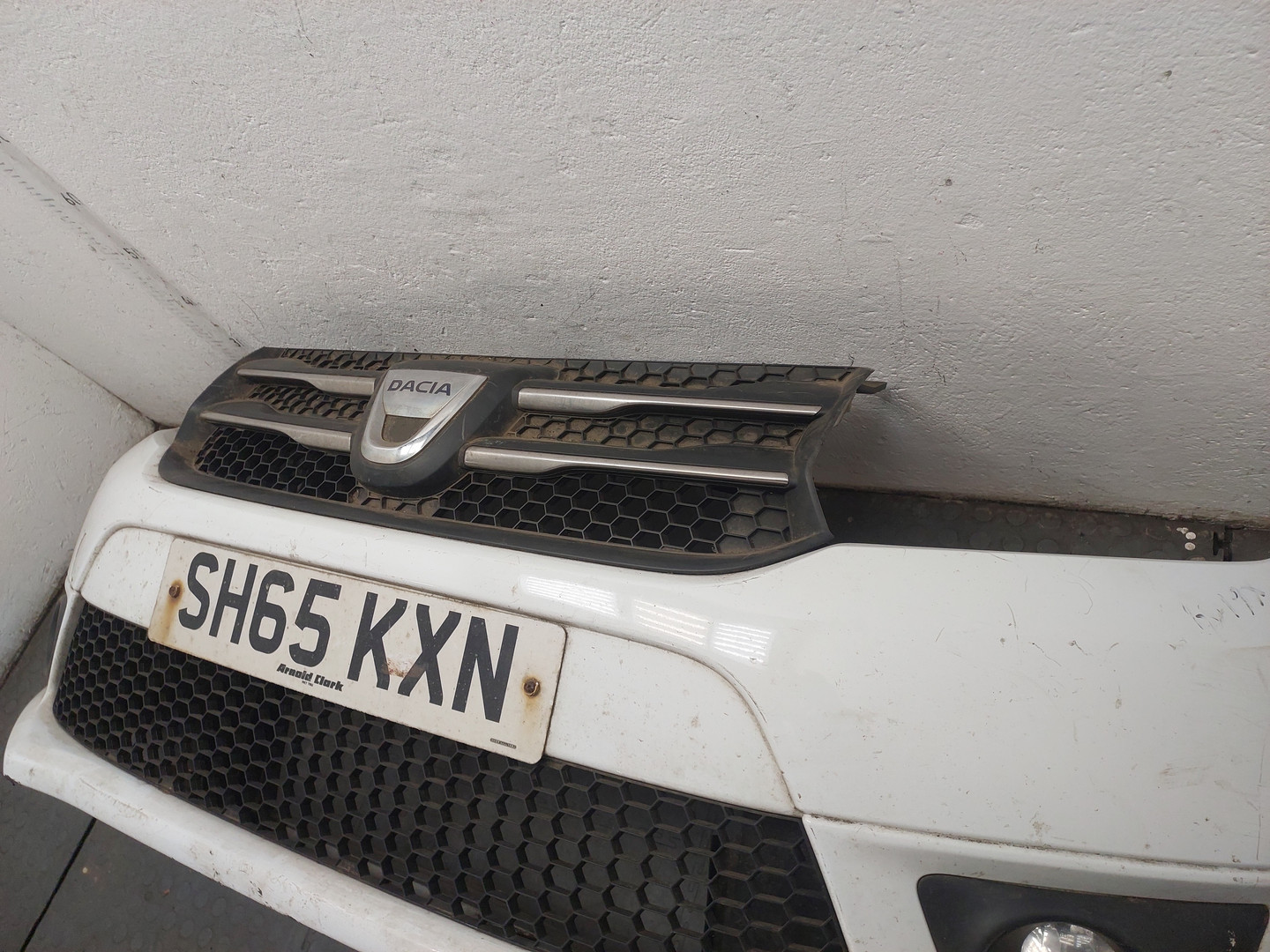 Бампер передний