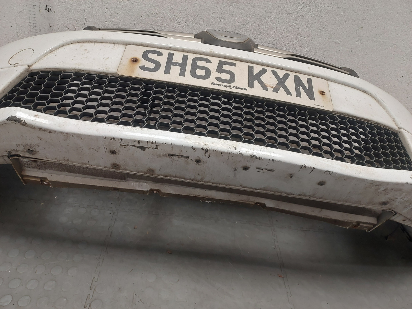 Бампер передний