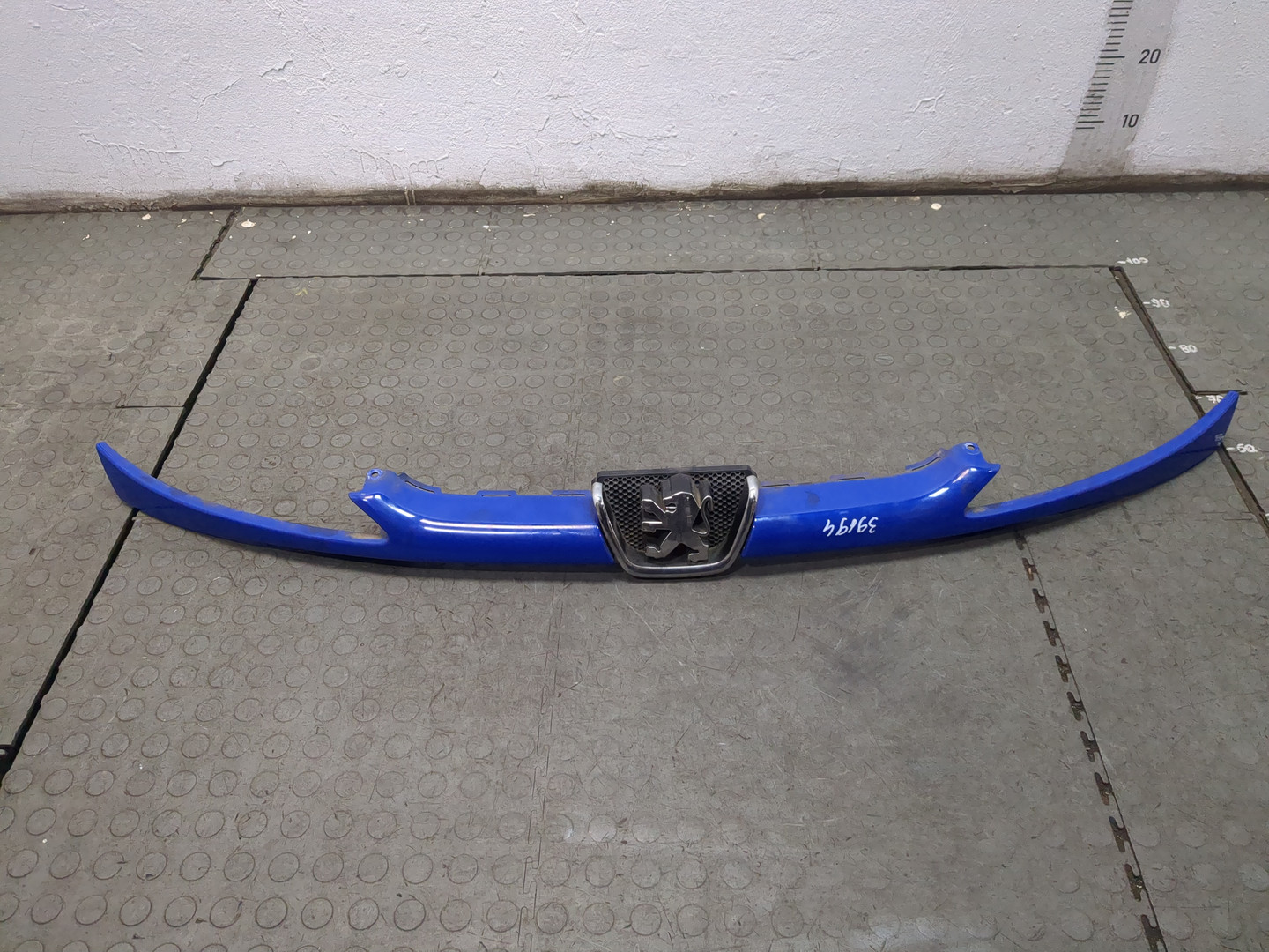 Планка под фары