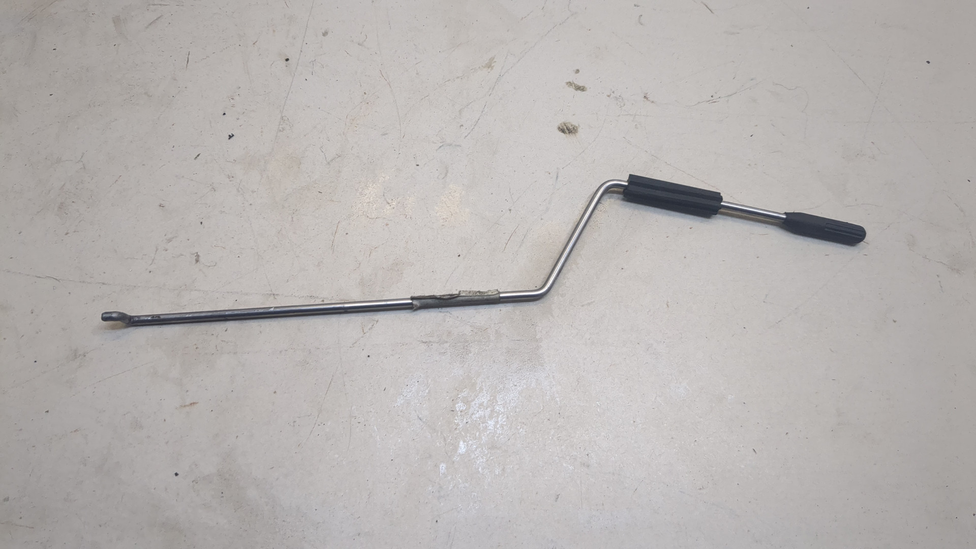 Замок двери передней левой