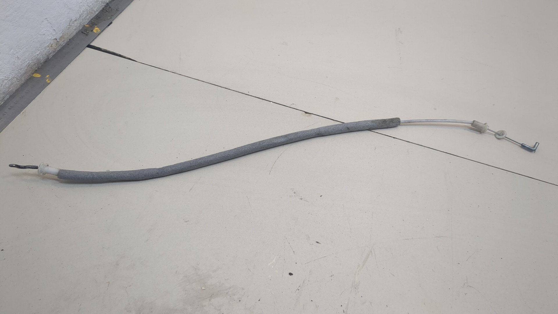 Замок двери передней левой