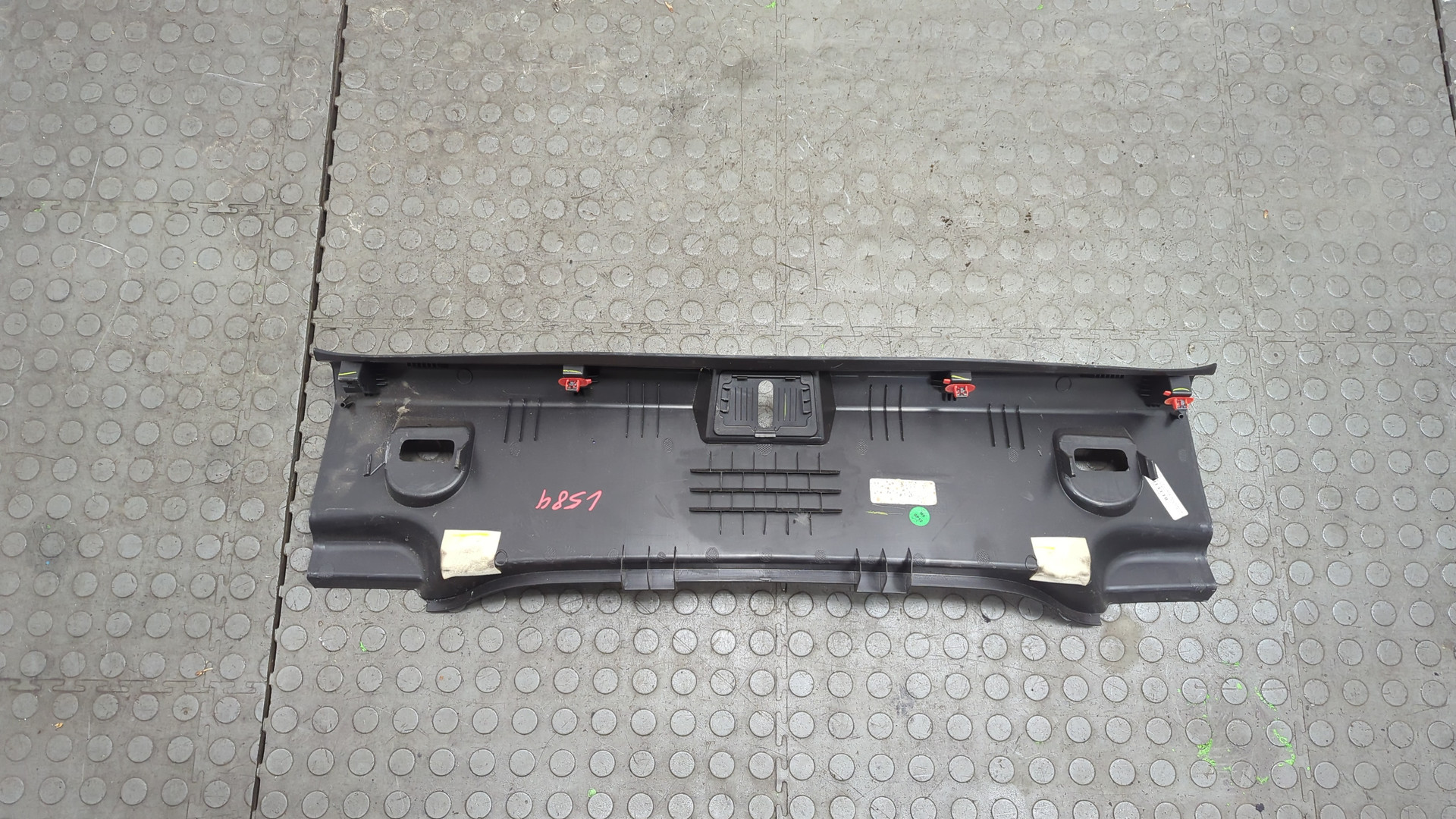 Обшивка багажника