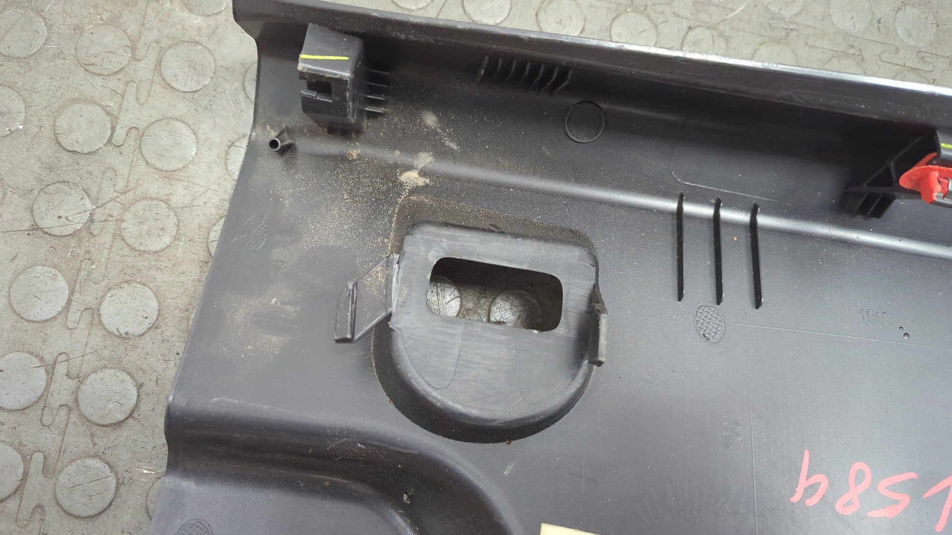 Обшивка багажника