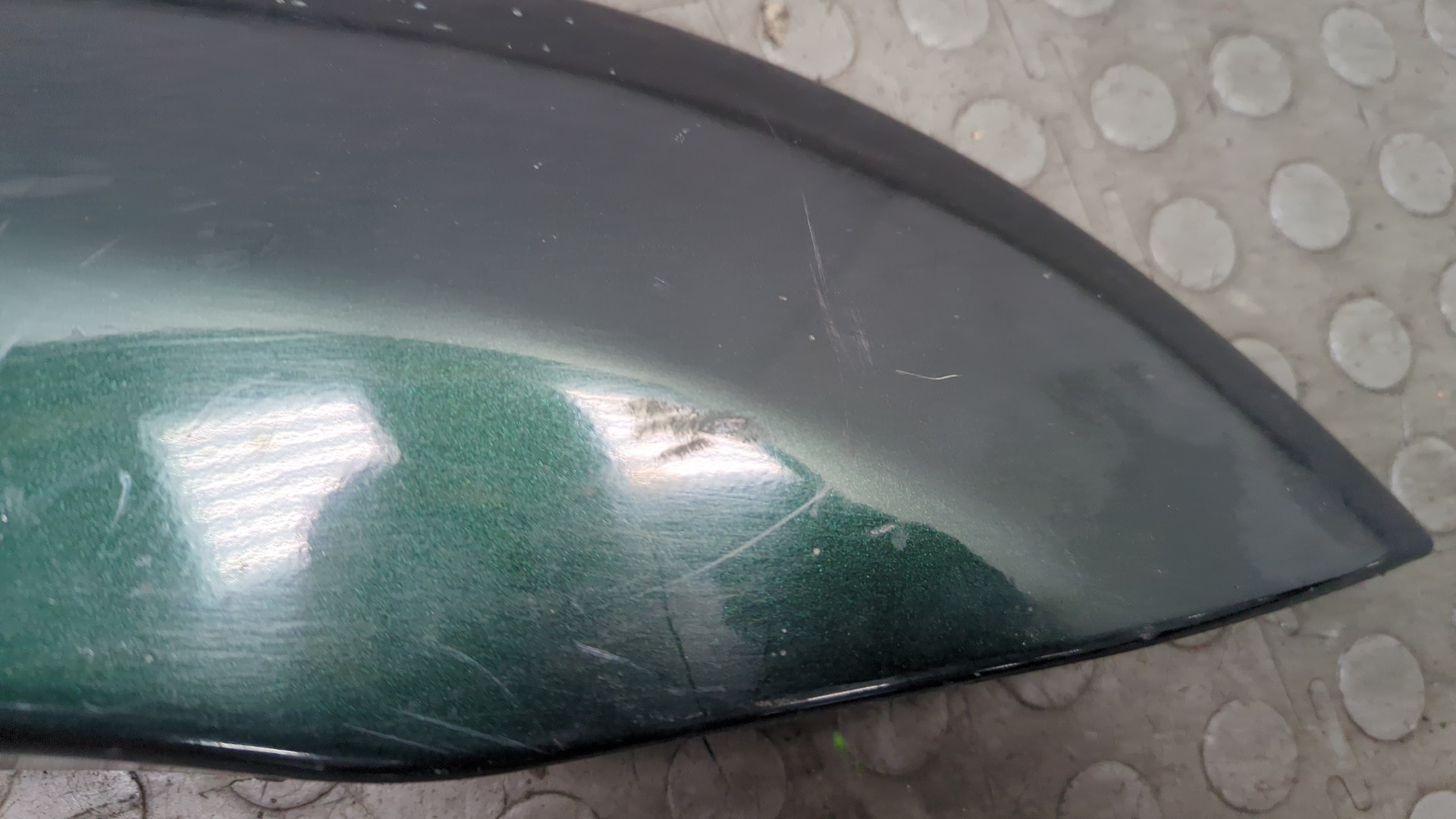 Накладка переднего крыла правого