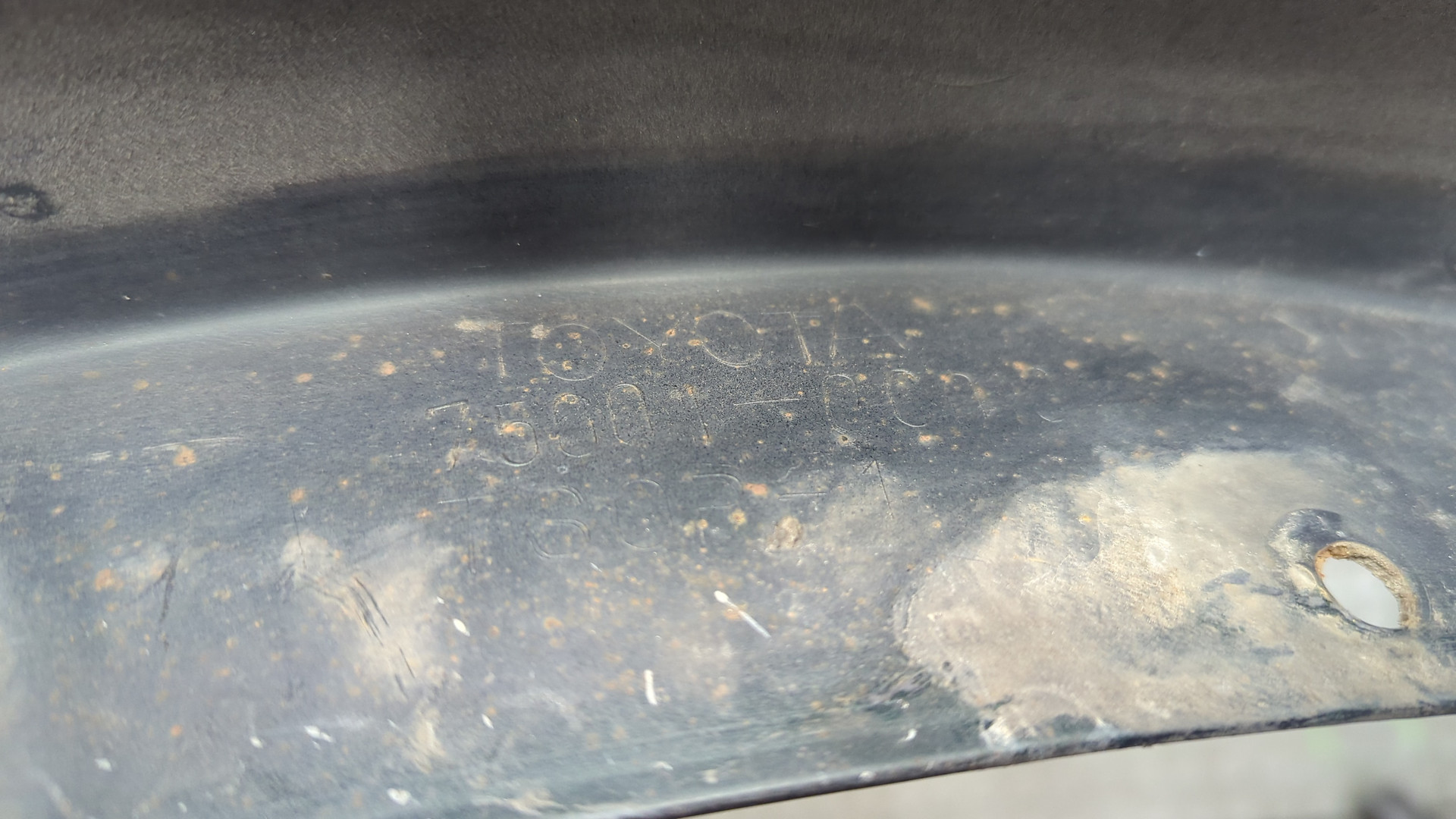 Накладка переднего крыла правого