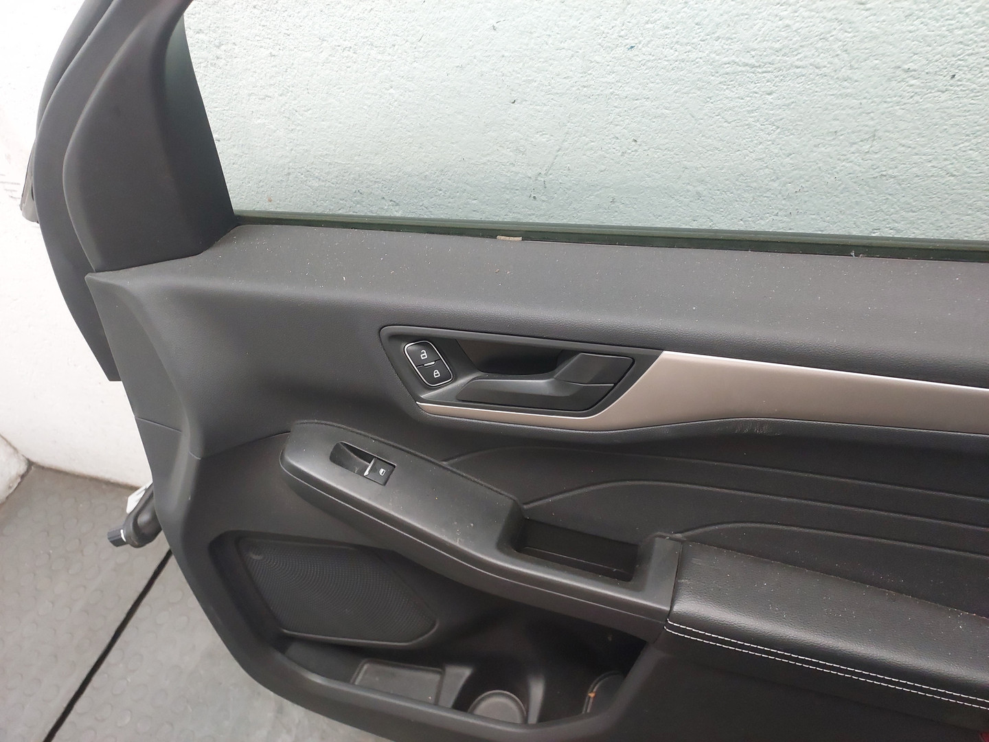 Дверь передняя правая