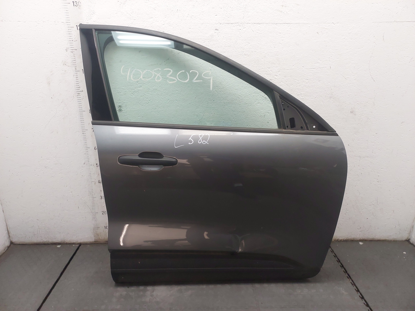 Дверь передняя правая