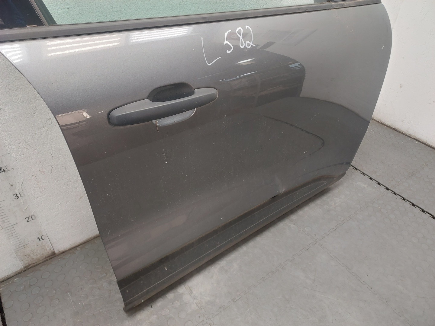 Дверь передняя правая