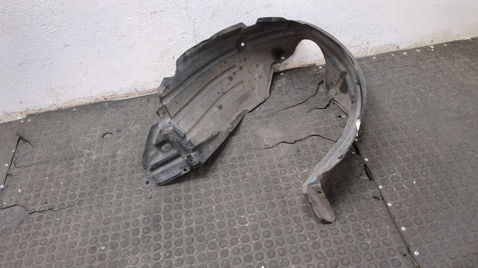 Локер передний левый