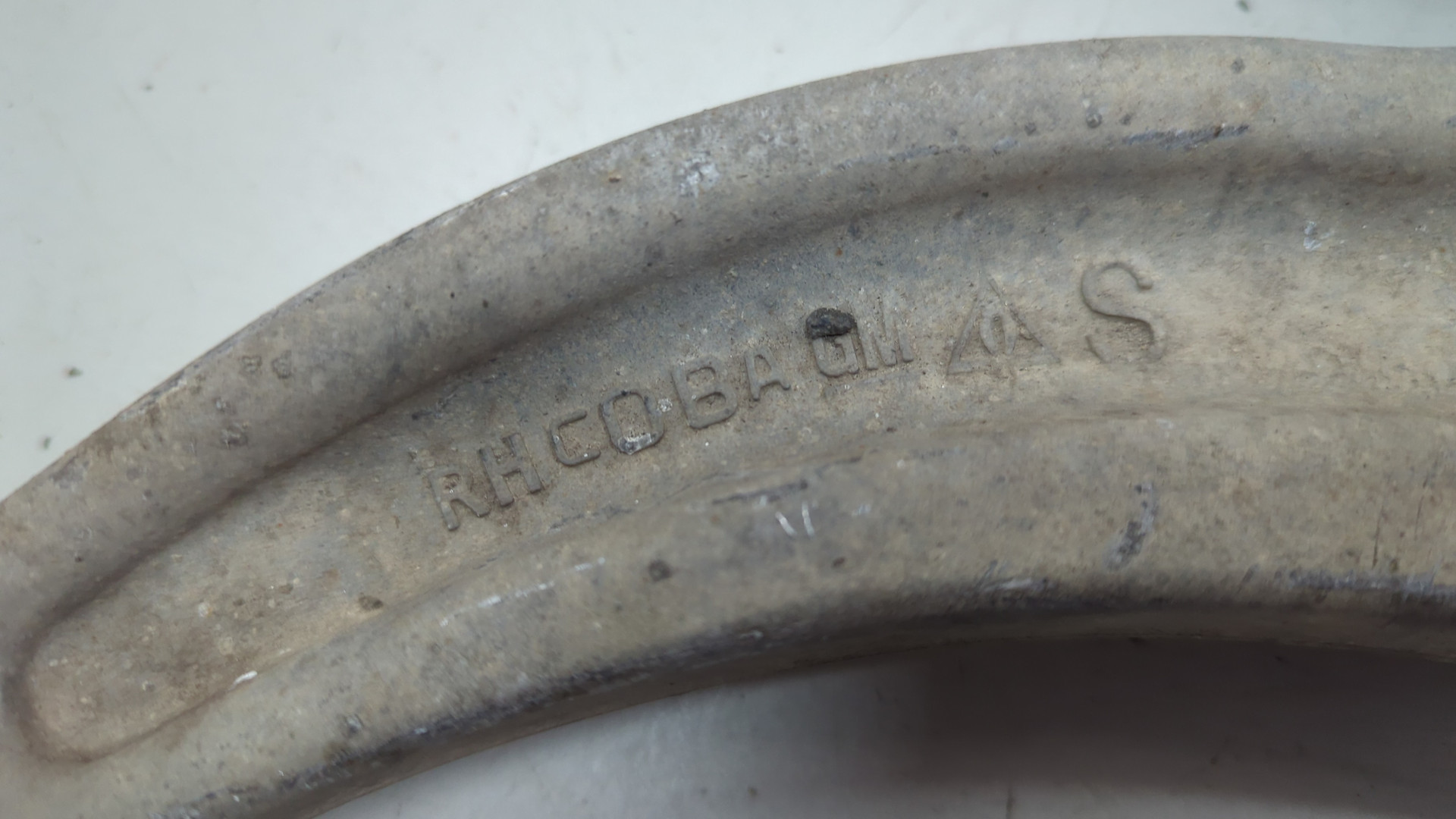 Рычаг передний правый