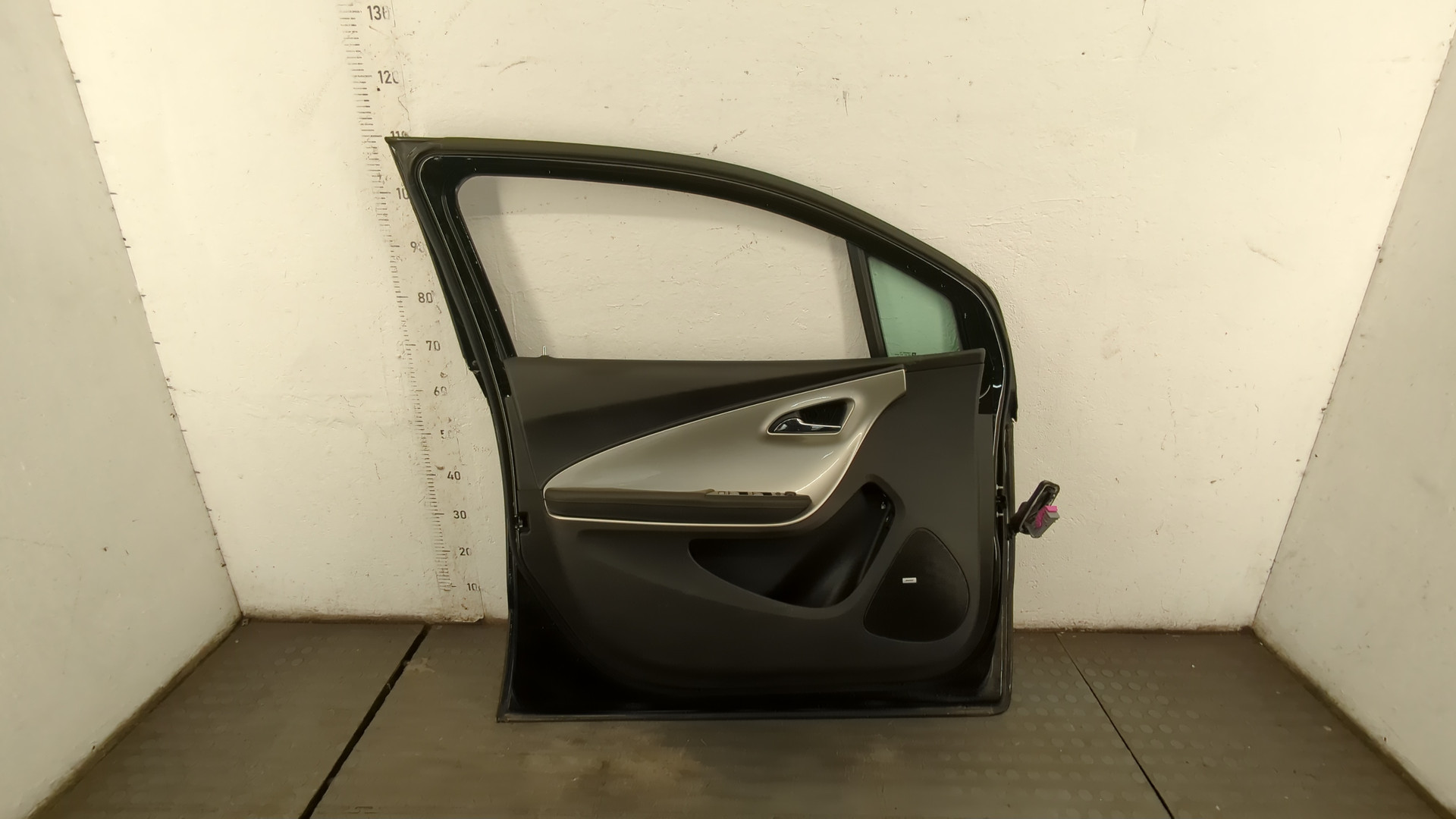 Дверь передняя левая