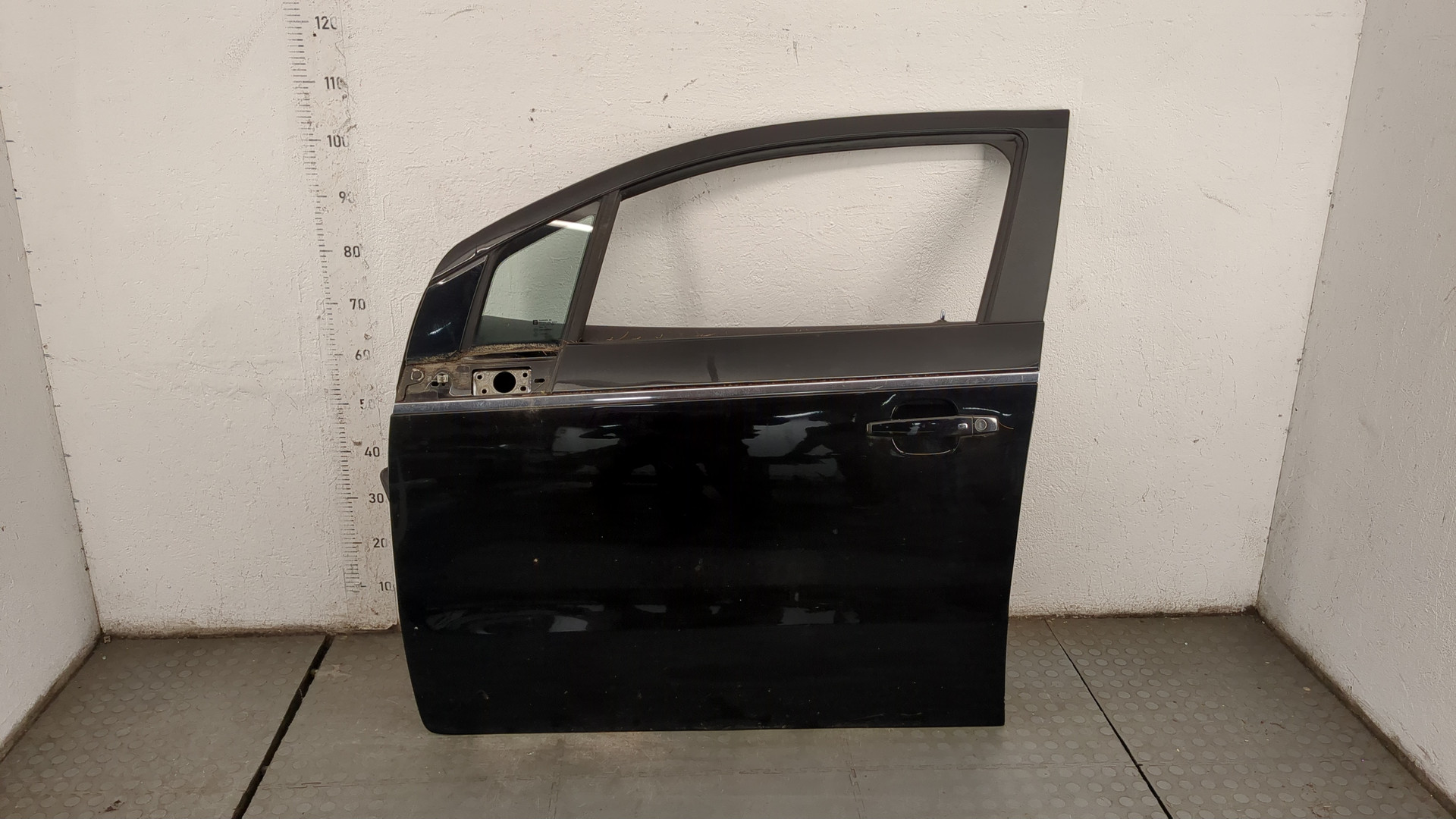 Дверь передняя левая