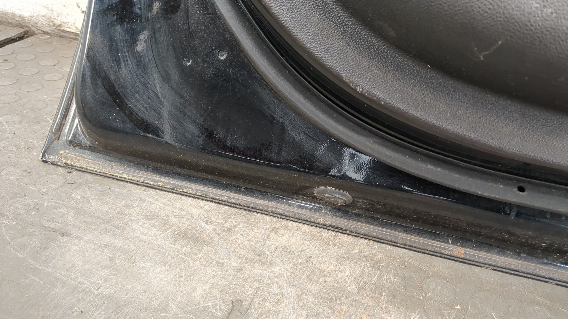 Дверь передняя левая