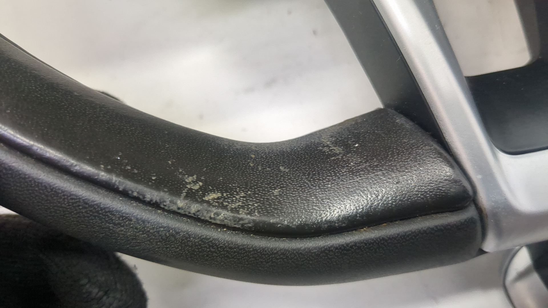 Рулевое колесо (руль)