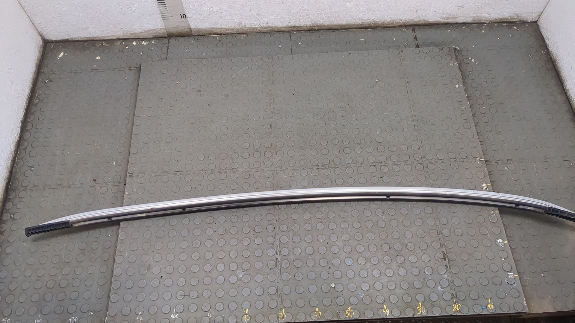 Рейлинг (релинг) левый (планка на крышу)