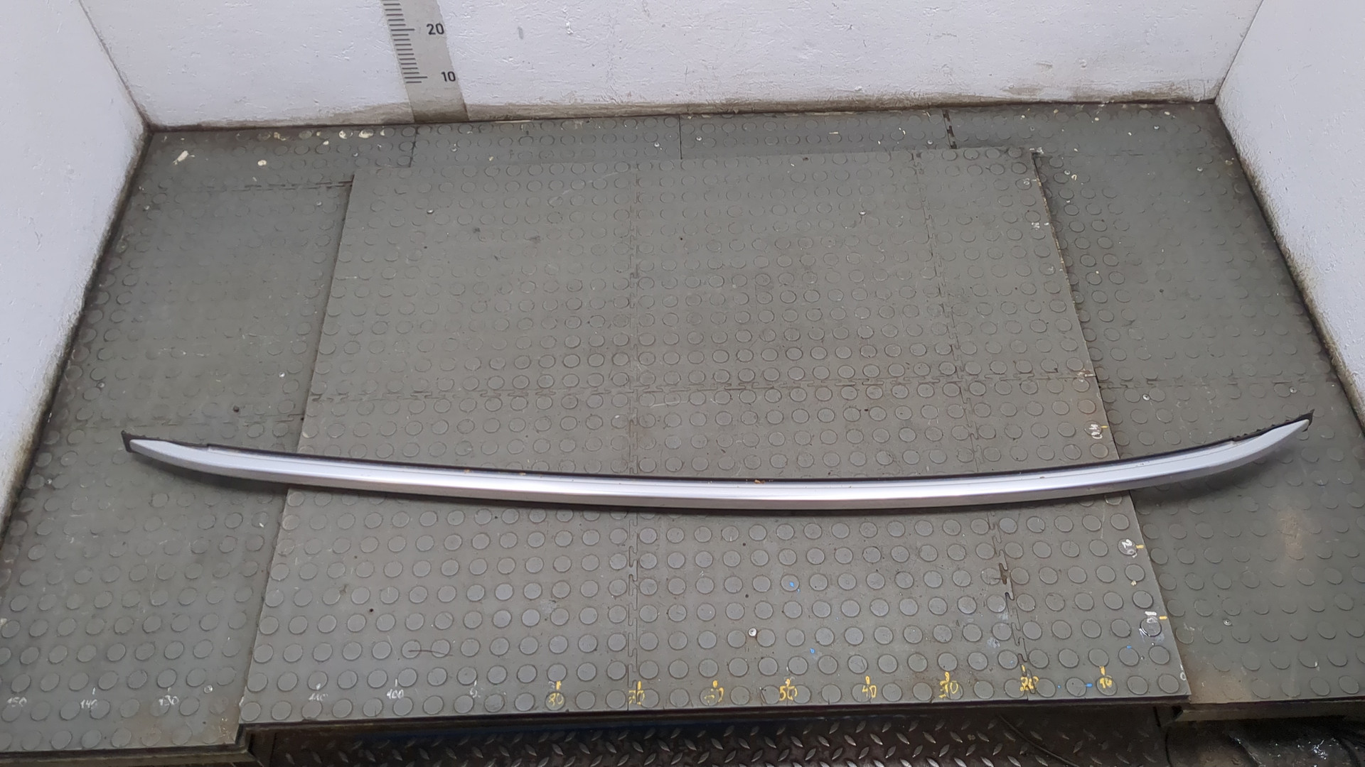 Рейлинг (релинг) левый (планка на крышу)