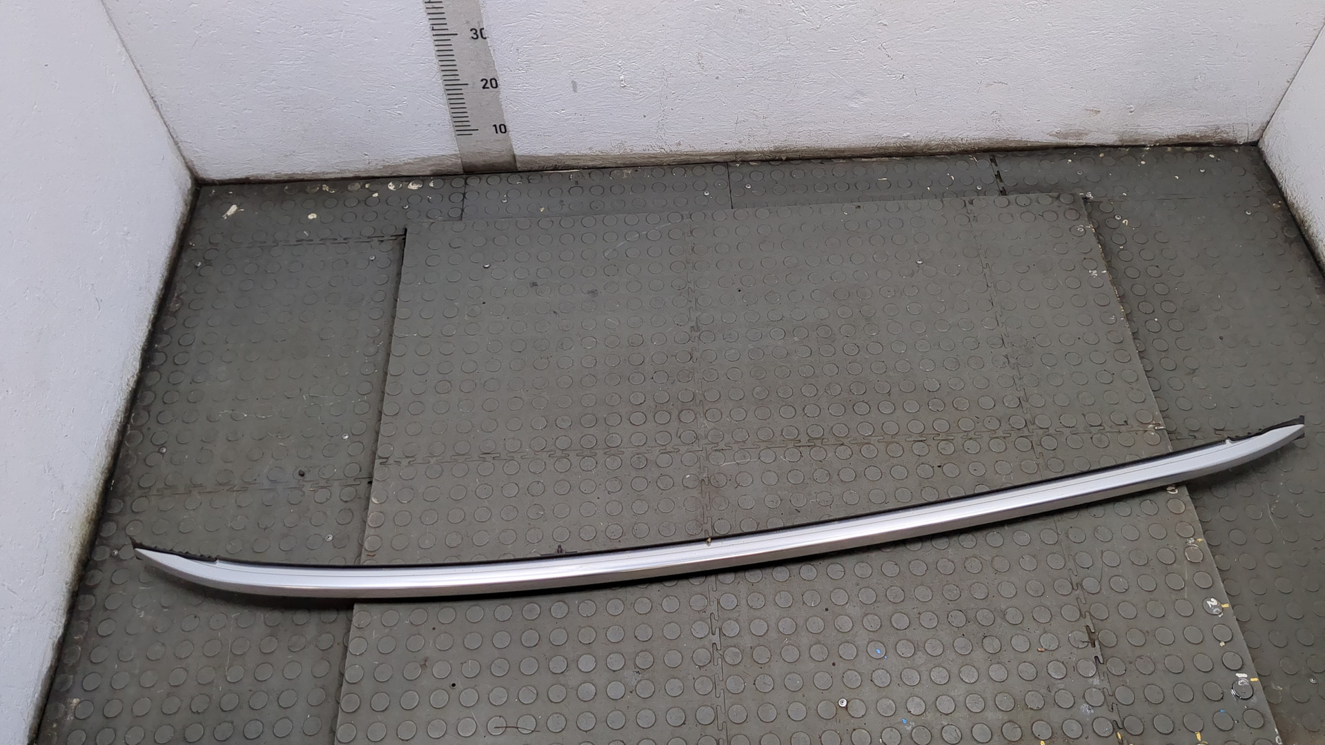 Рейлинг (релинг) правый (планка на крышу)