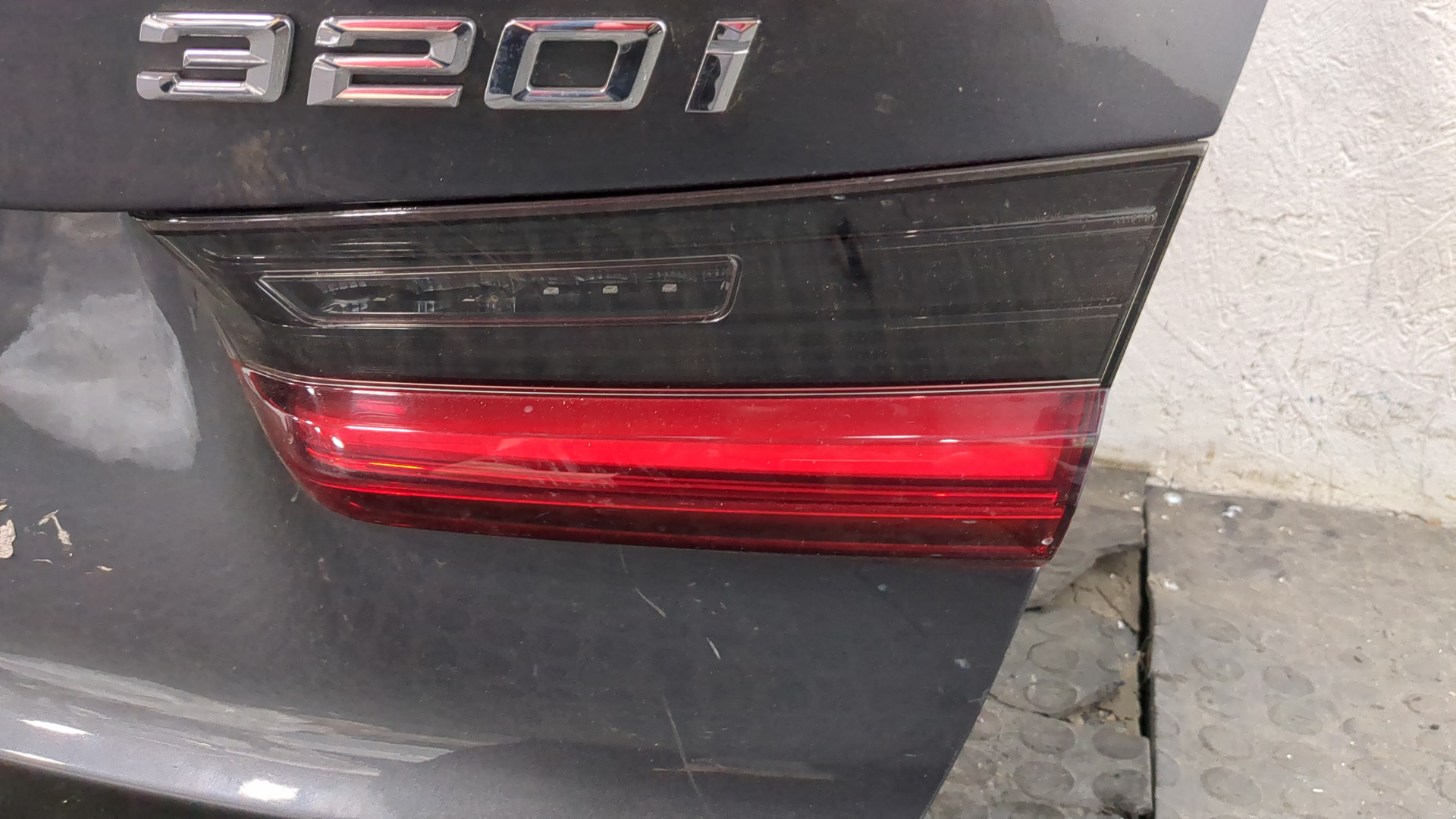 Дверь багажника